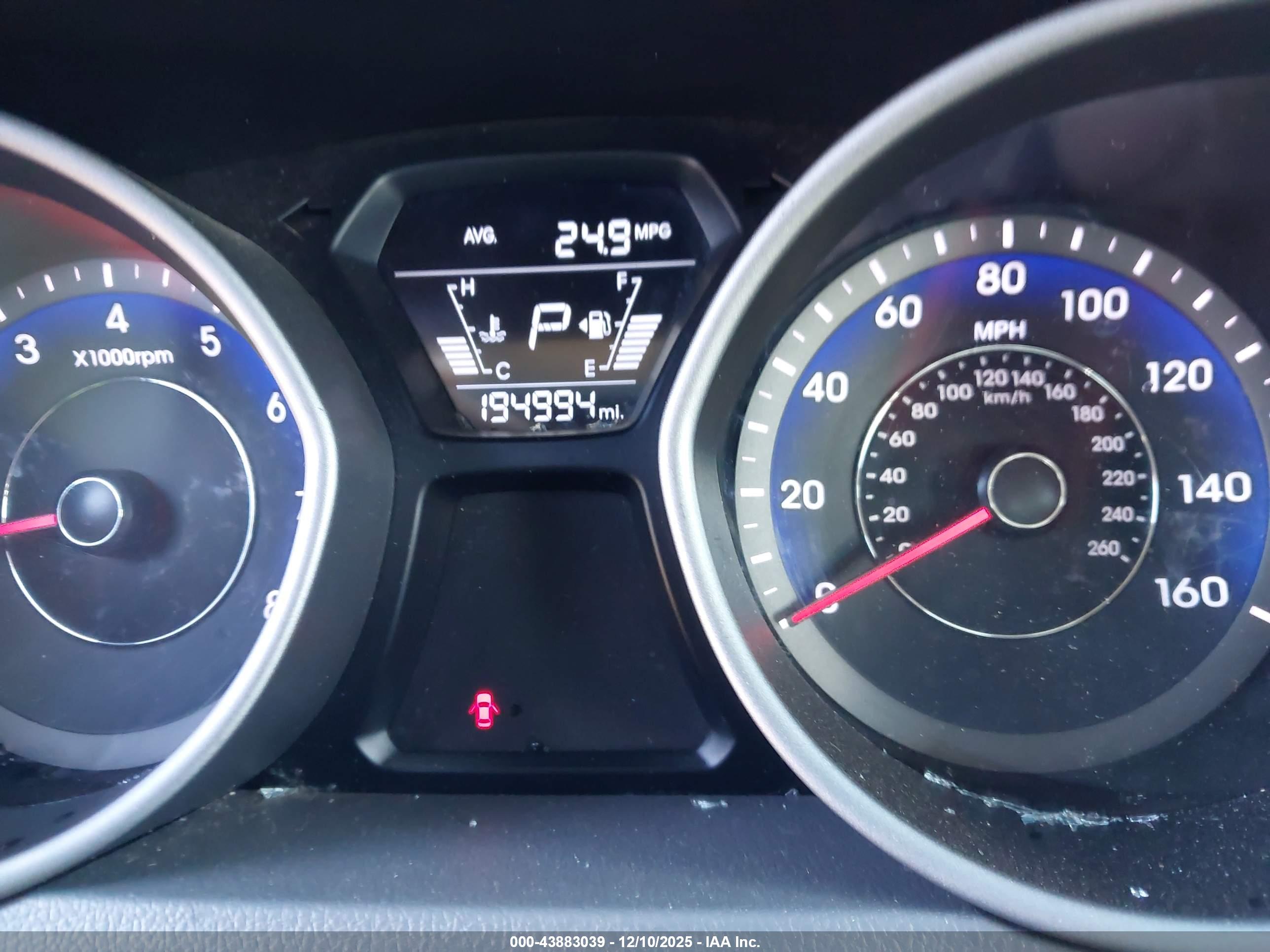 HYUNDAI ELANTRA image 7
