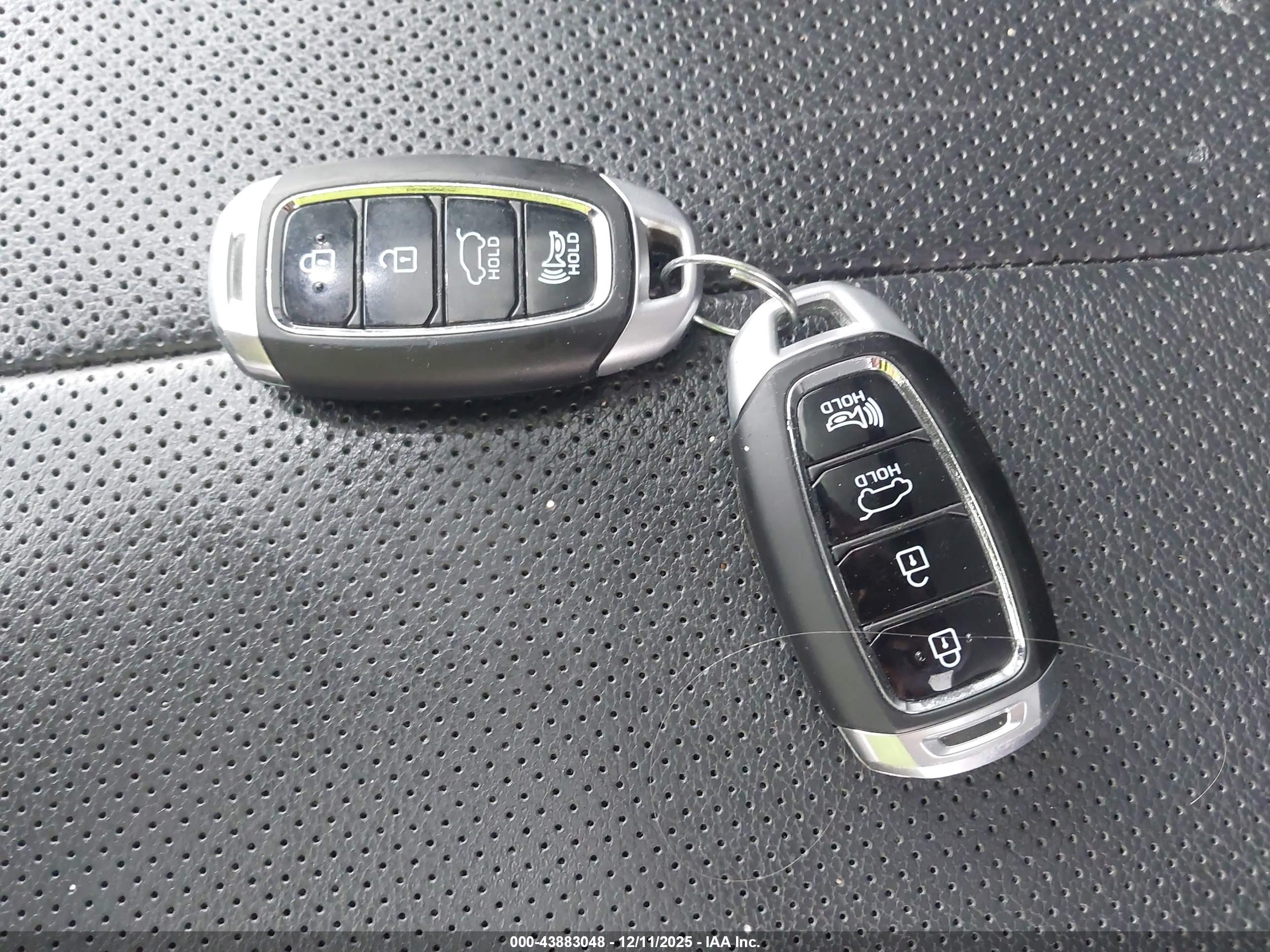 HYUNDAI SANTA image 11