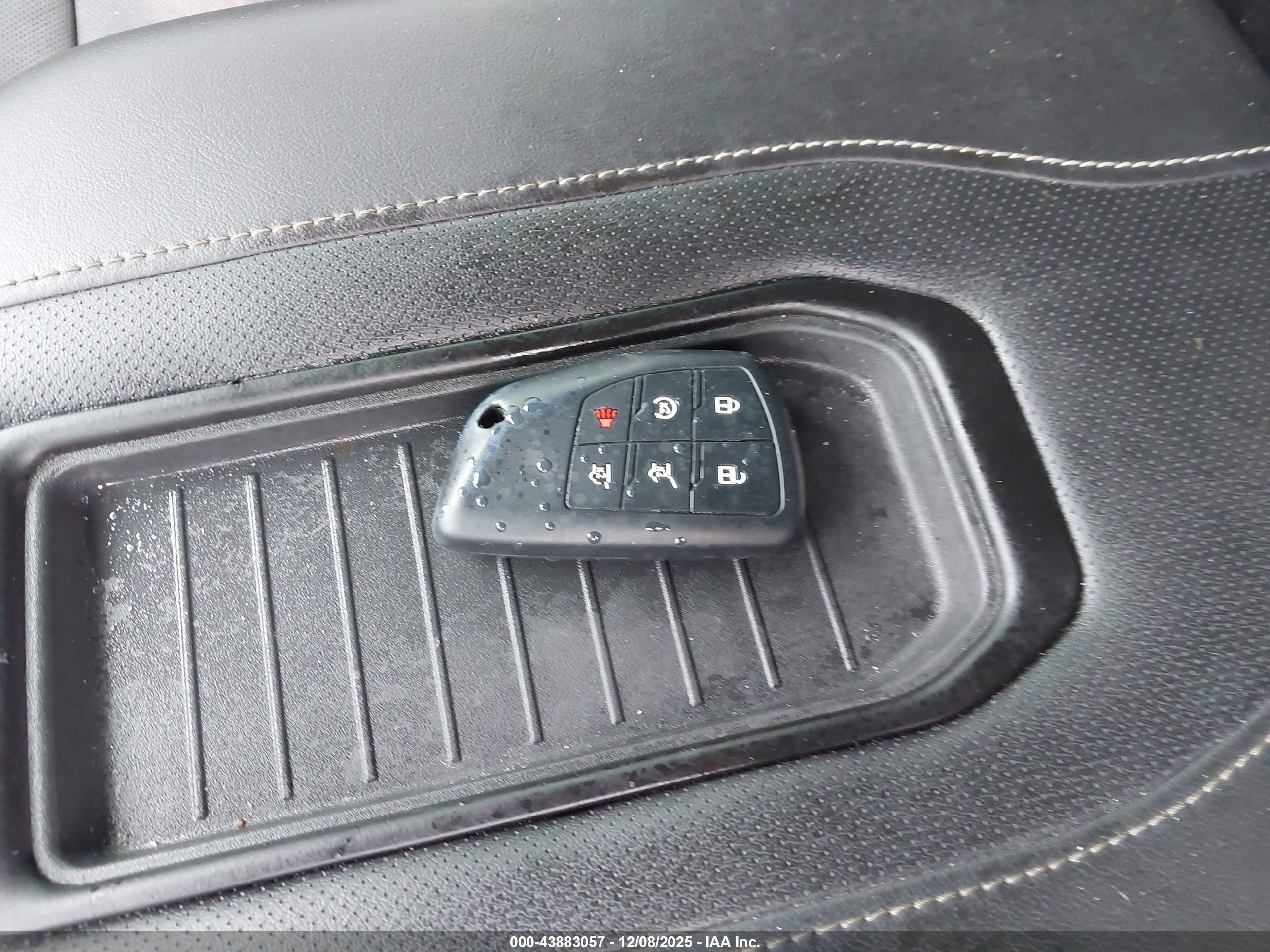 GMC YUKON image 11