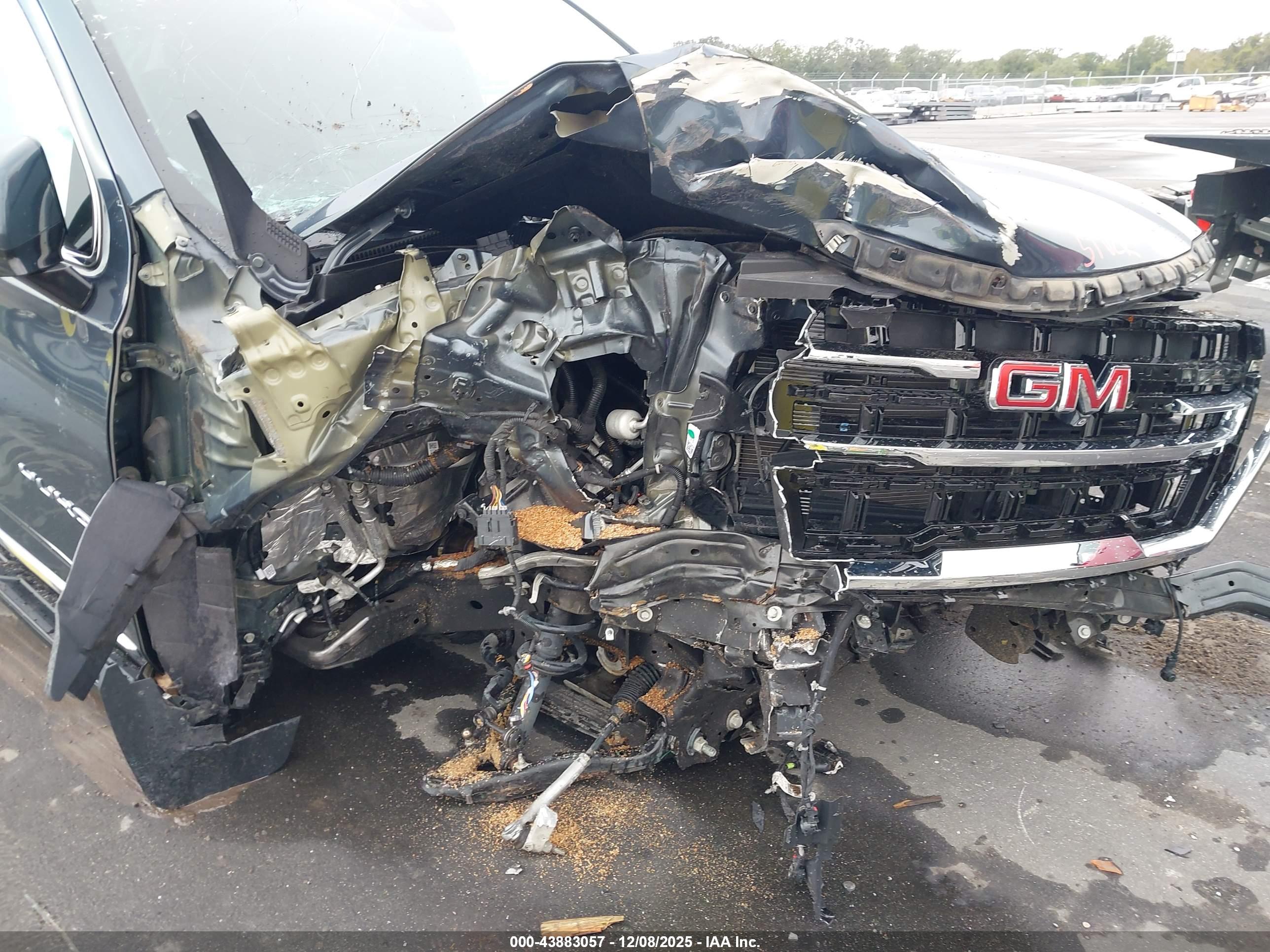 GMC YUKON image 6