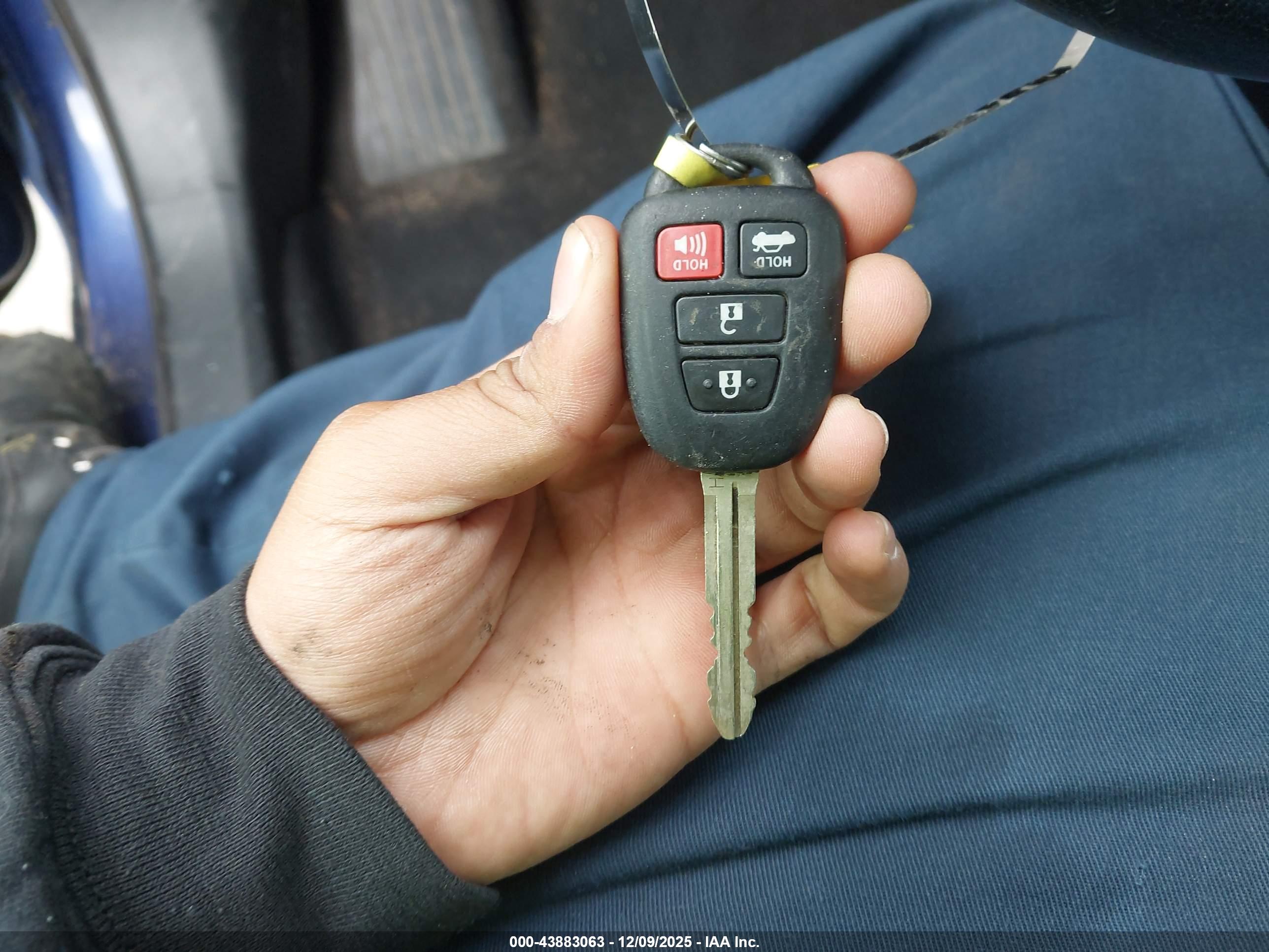 TOYOTA COROLLA image 11