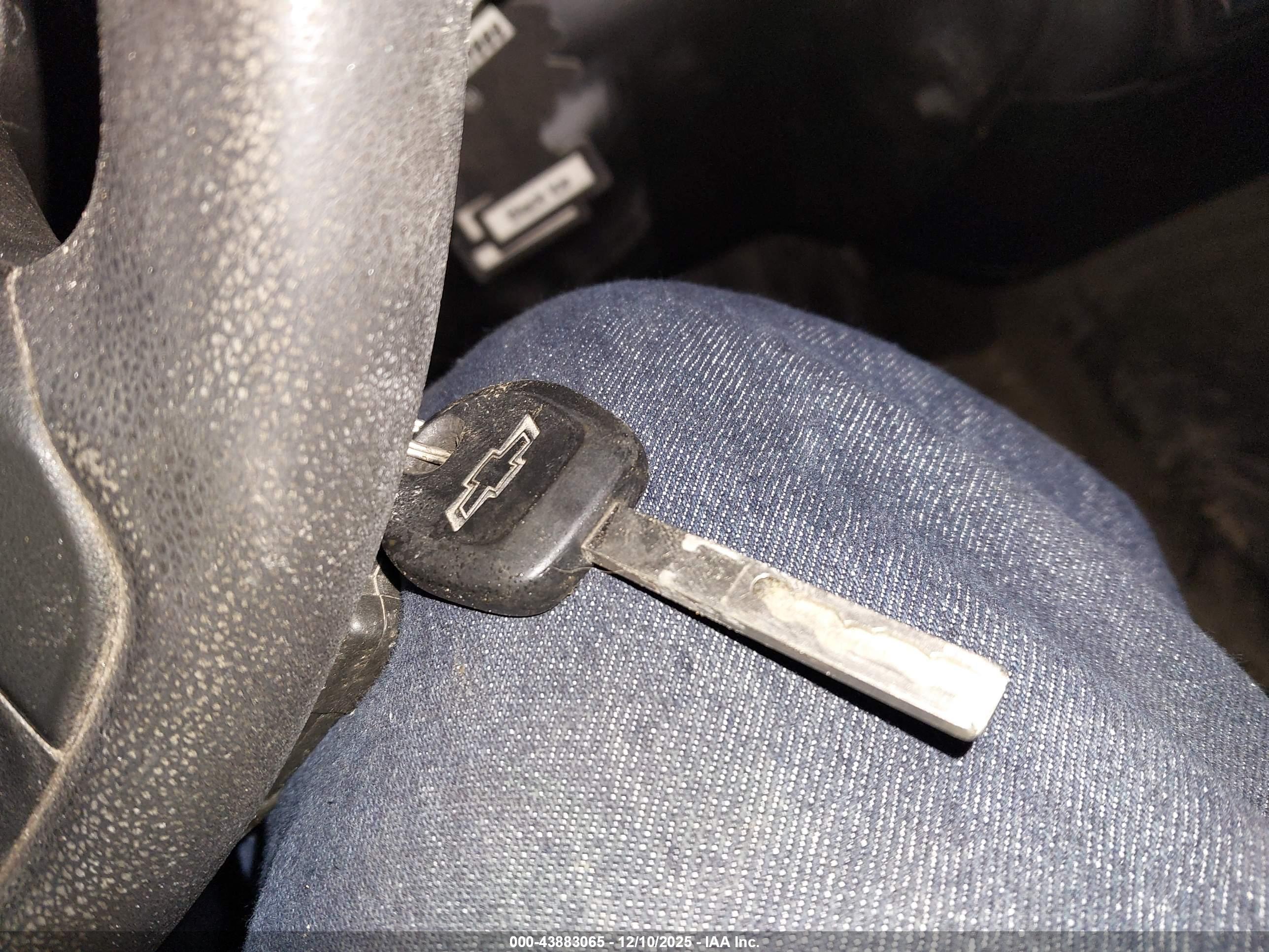 CHEVROLET SILVERADO image 11