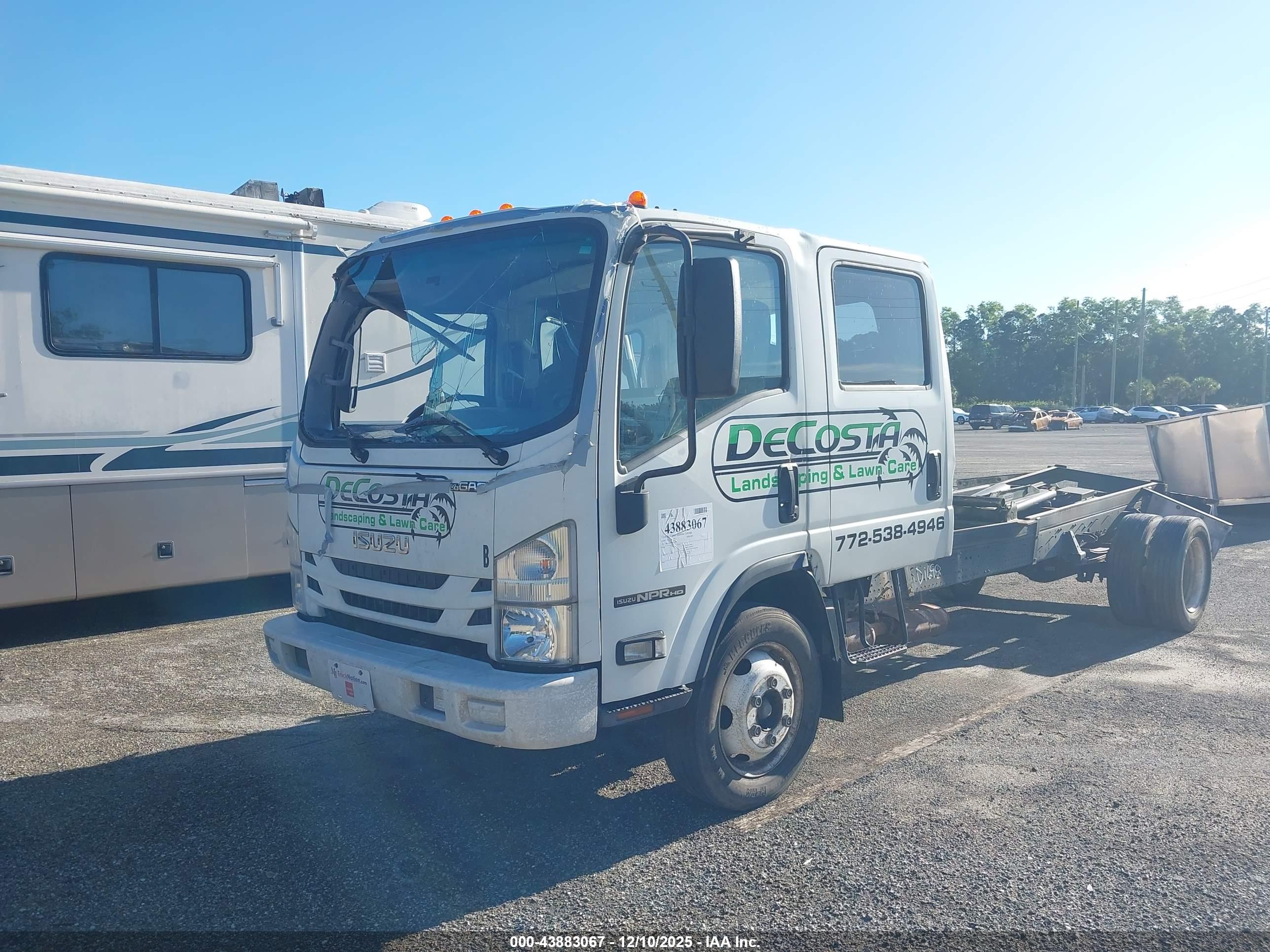 ISUZU NPR image 2