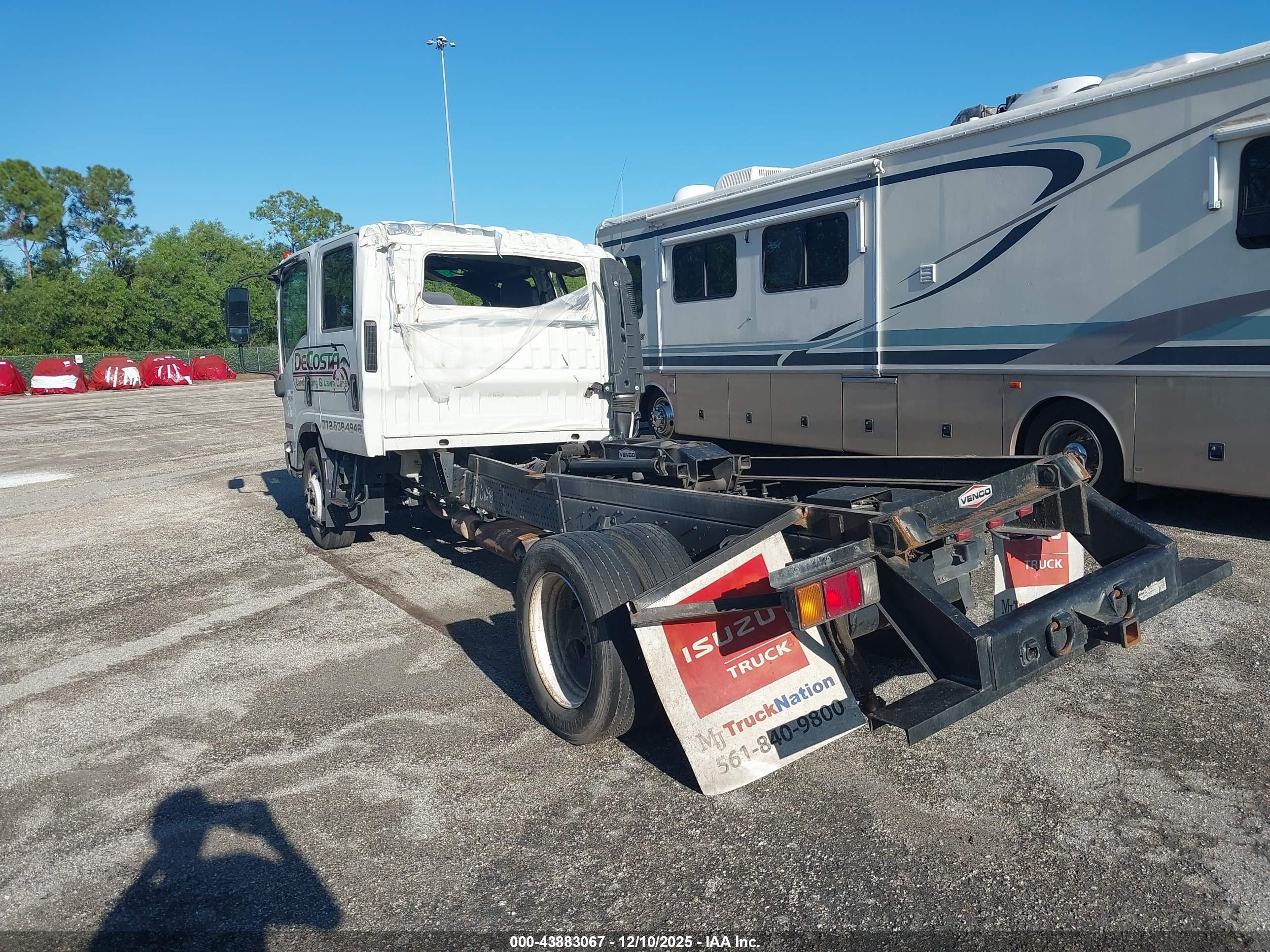 ISUZU NPR image 3