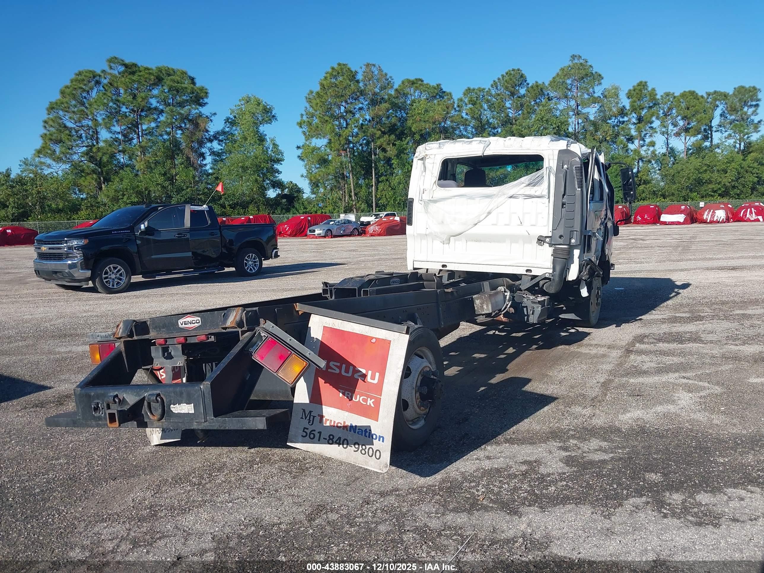 ISUZU NPR image 4