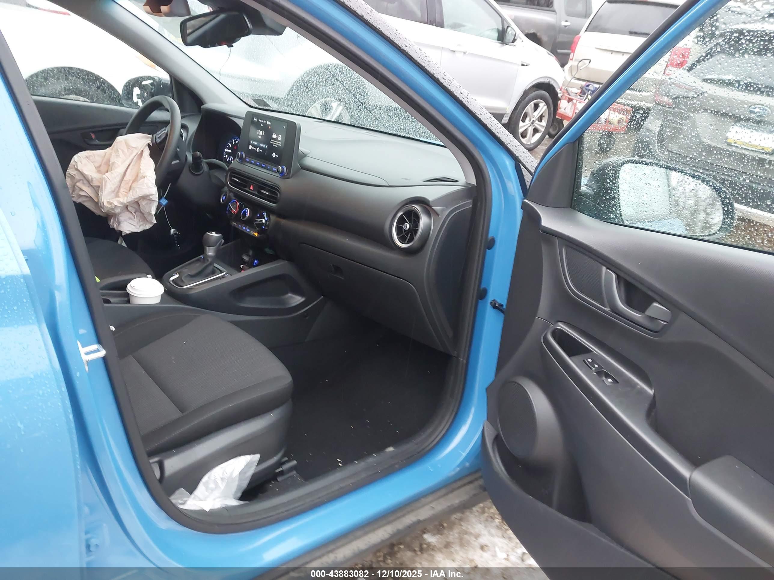 HYUNDAI KONA image 5