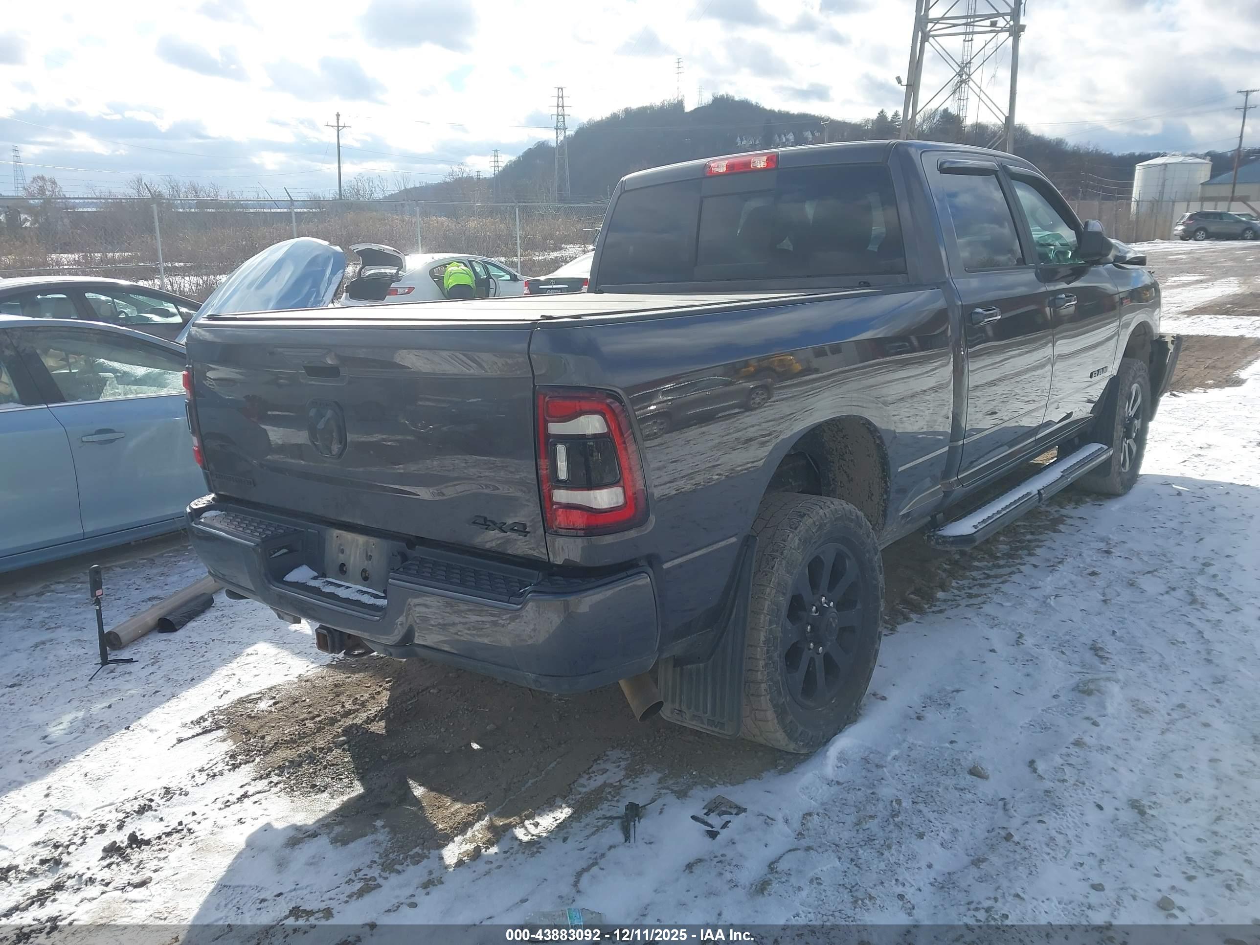 RAM 2500 image 4