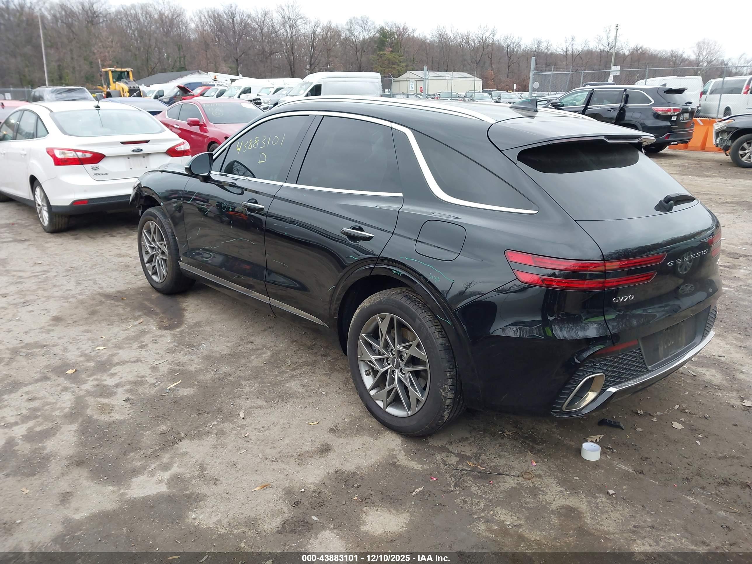 GENESIS GV70 image 3