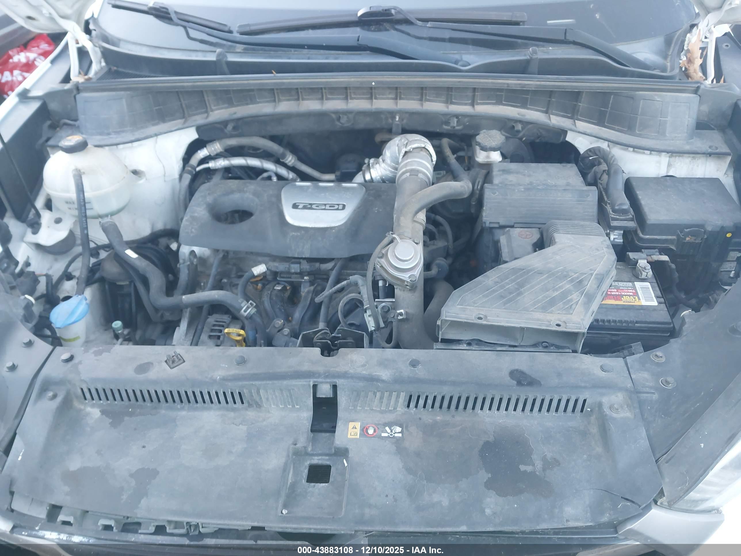 HYUNDAI TUCSON image 10