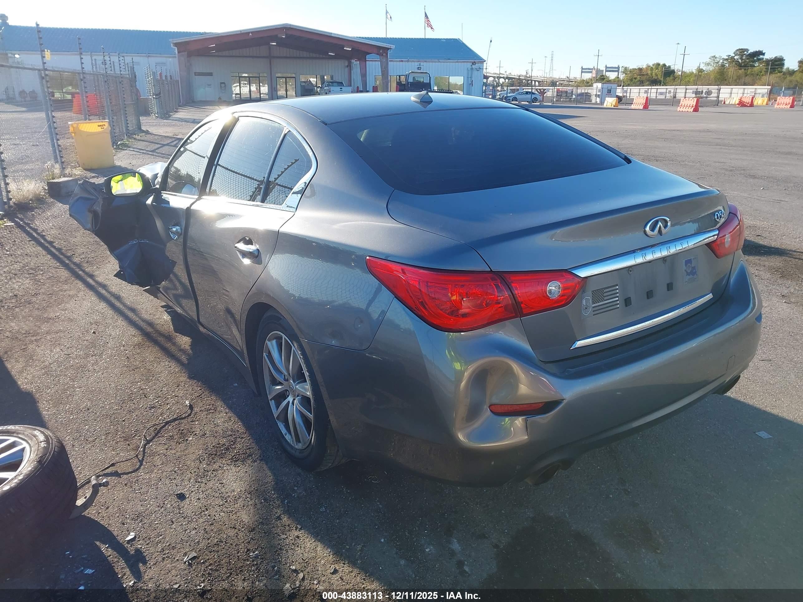 INFINITI Q50 image 3