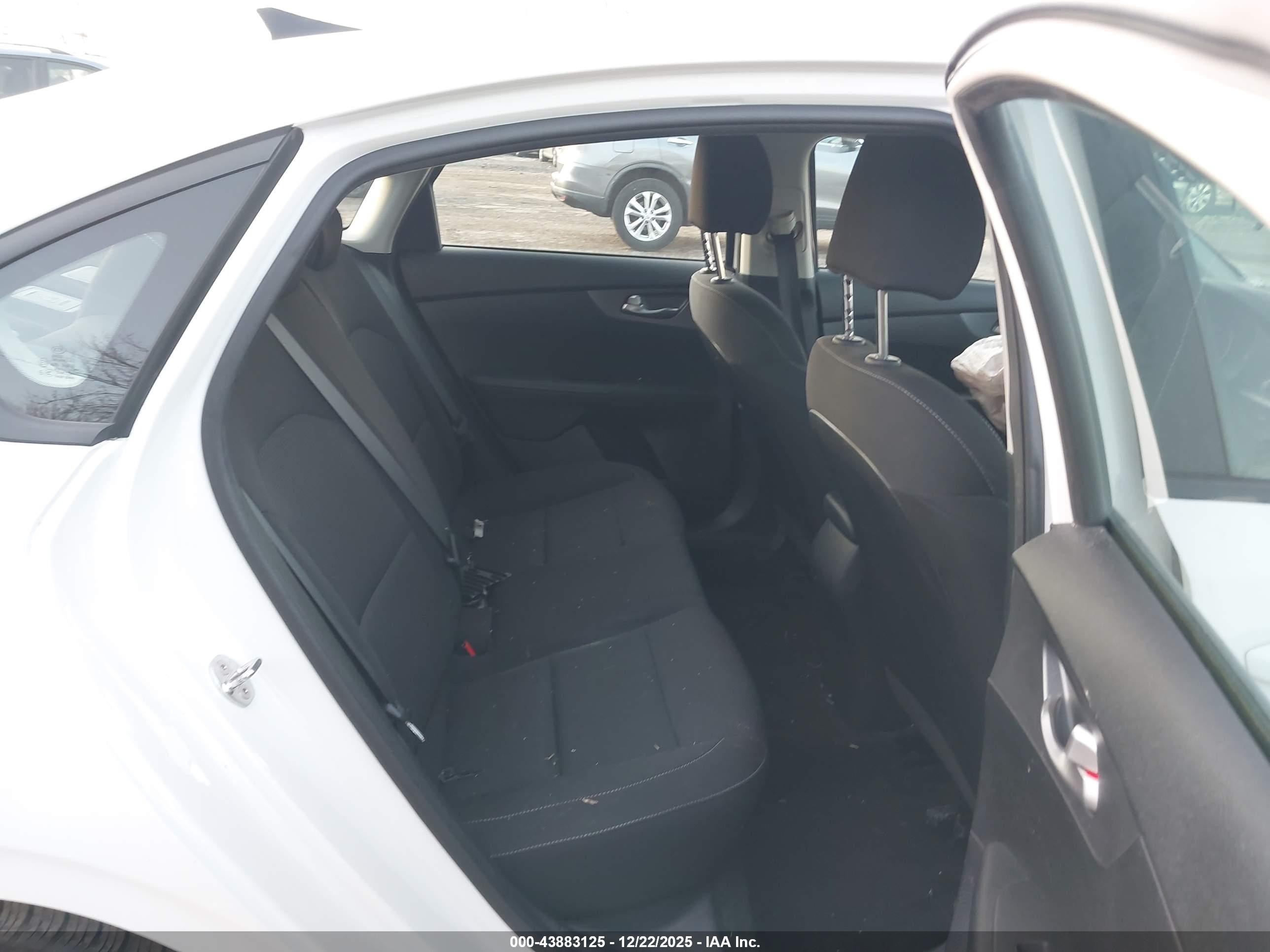 KIA FORTE image 8