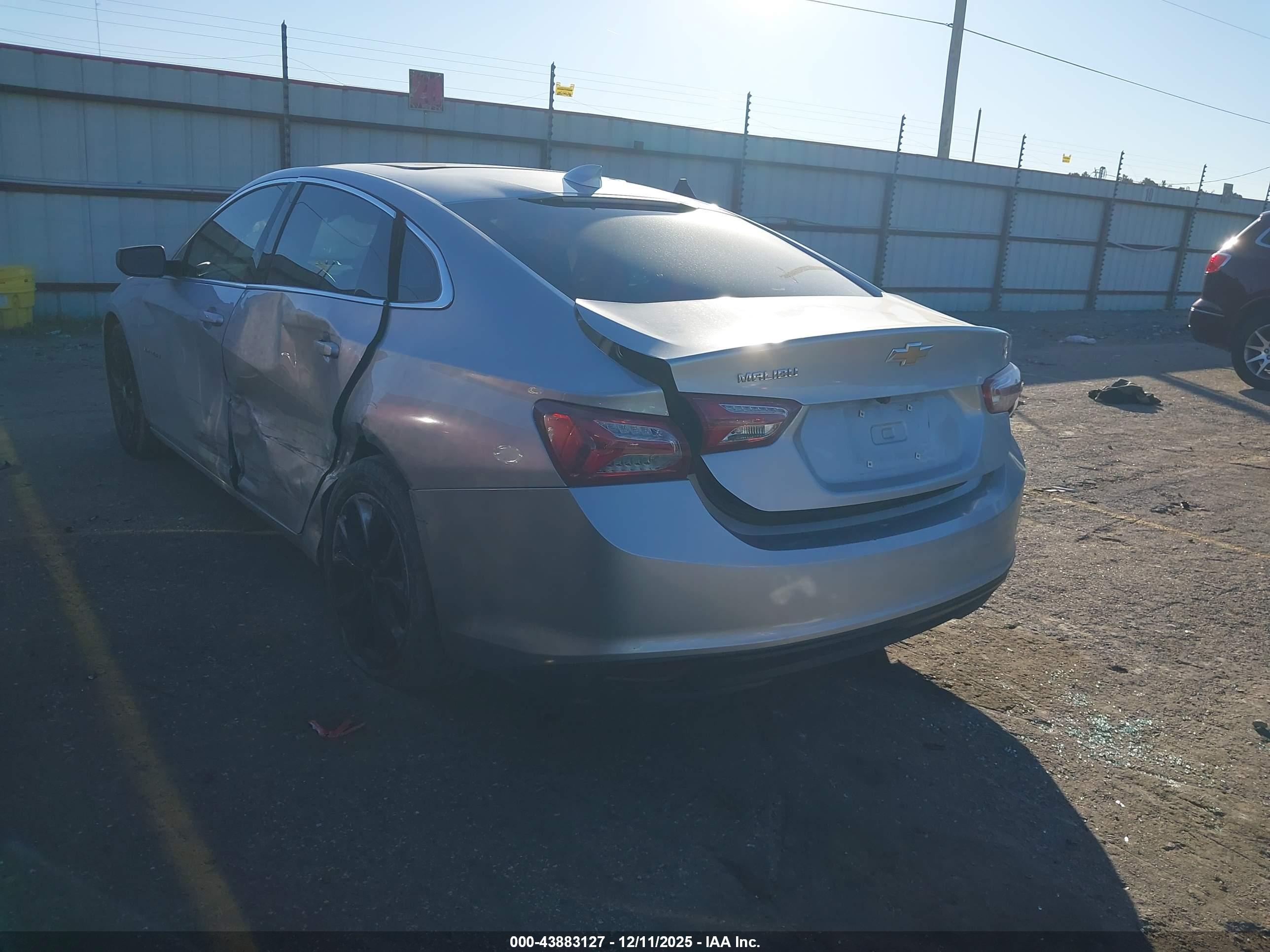 CHEVROLET MALIBU image 3