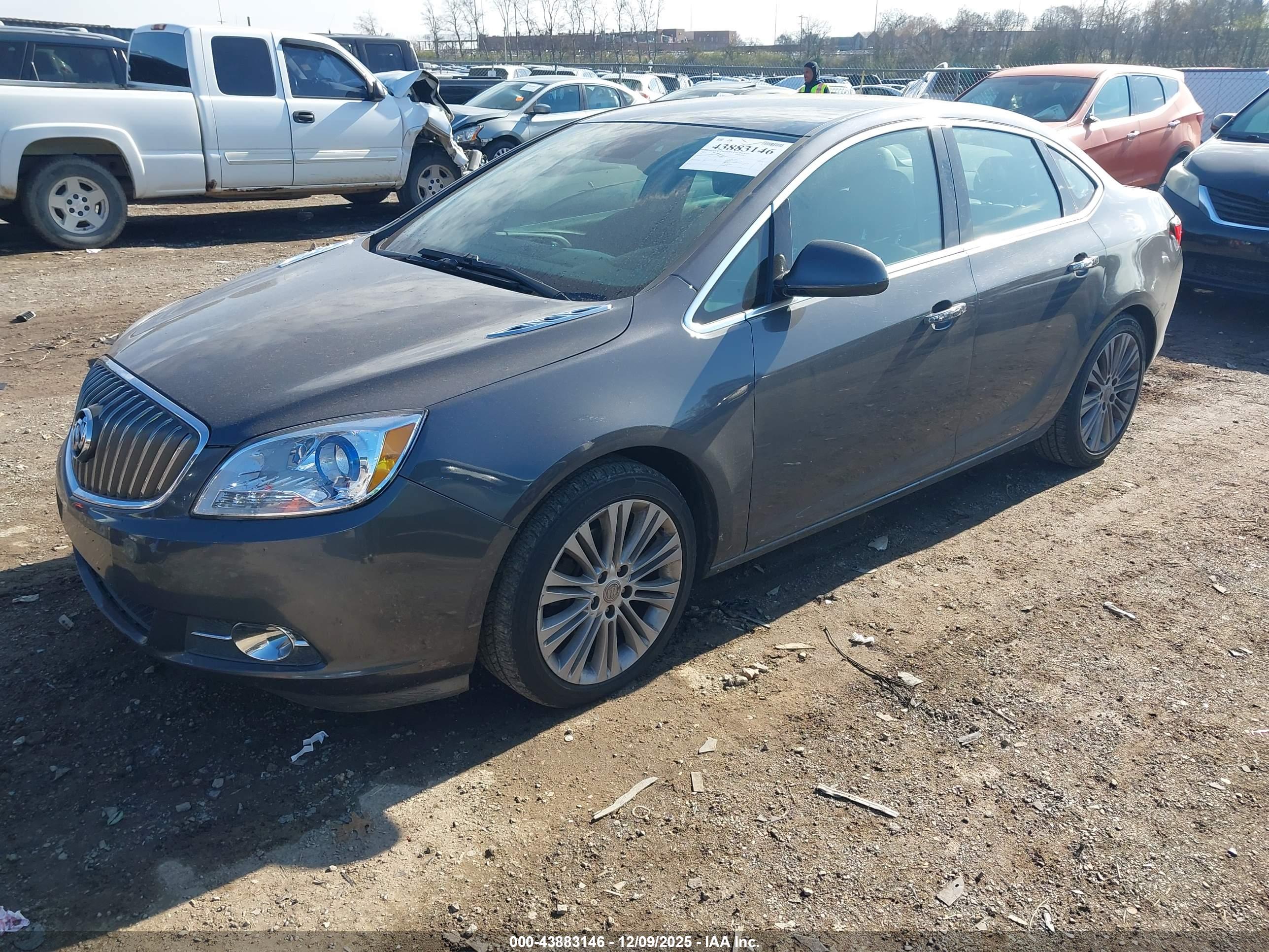BUICK VERANO image 2