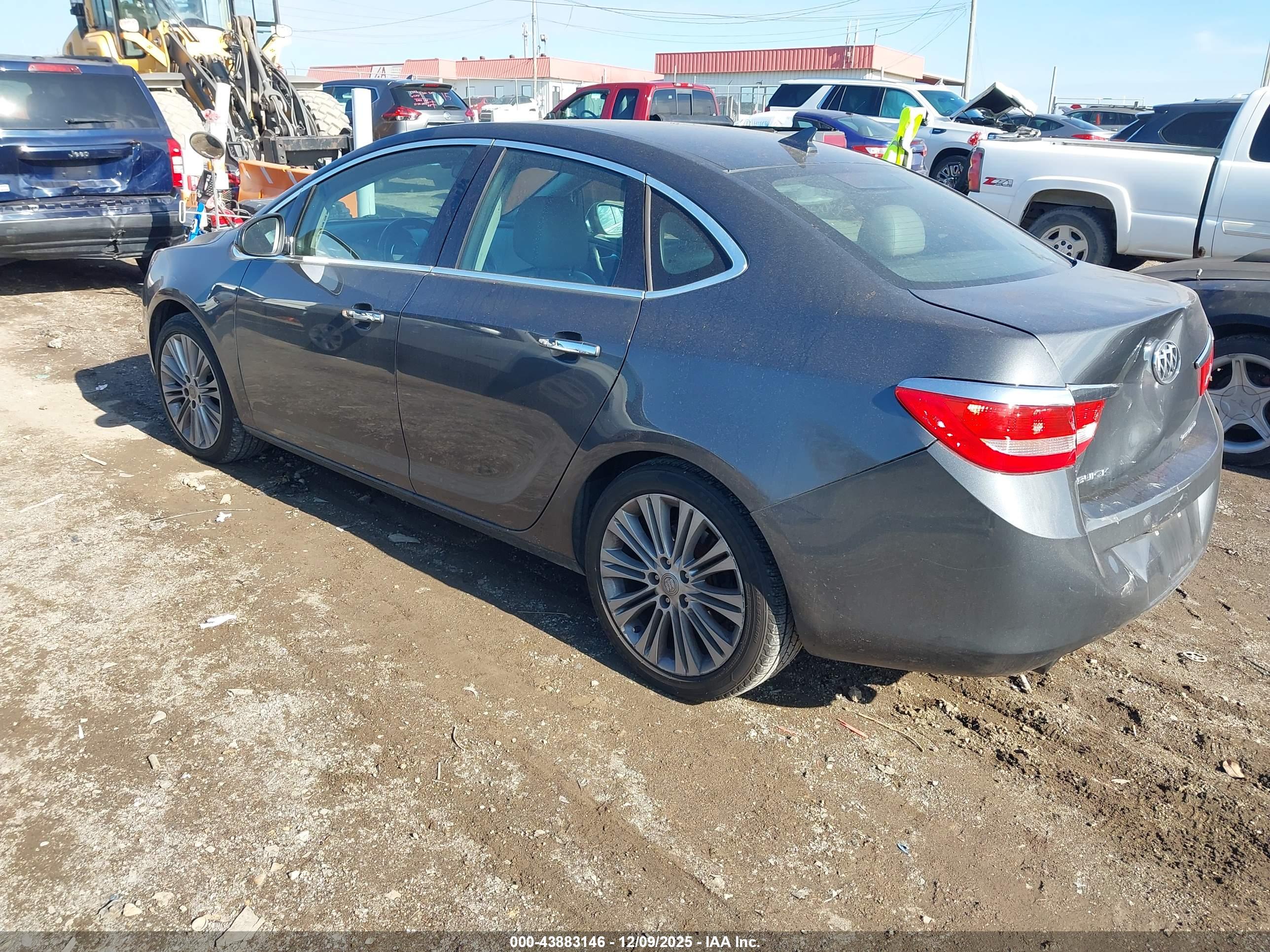 BUICK VERANO image 3