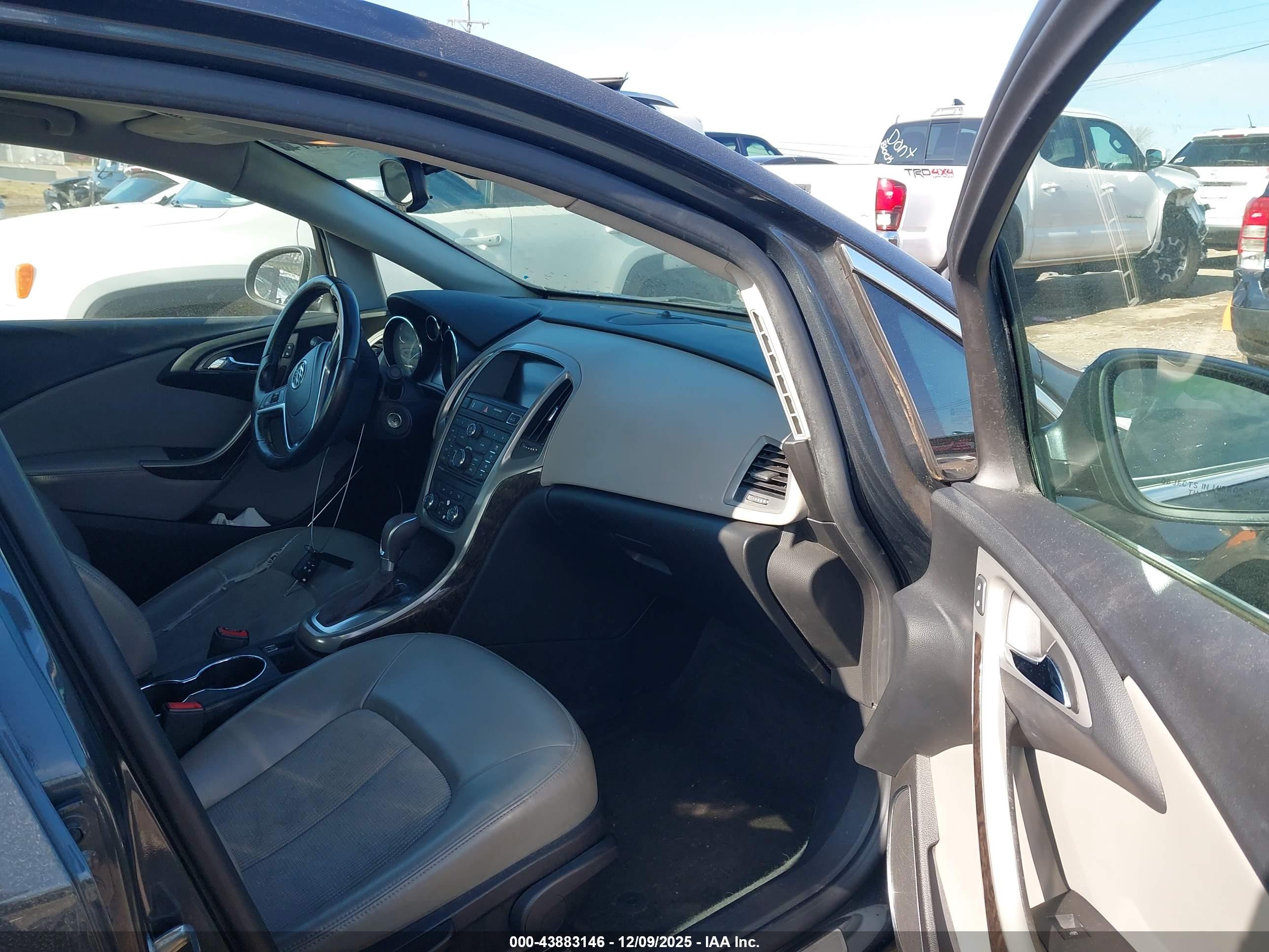 BUICK VERANO image 5