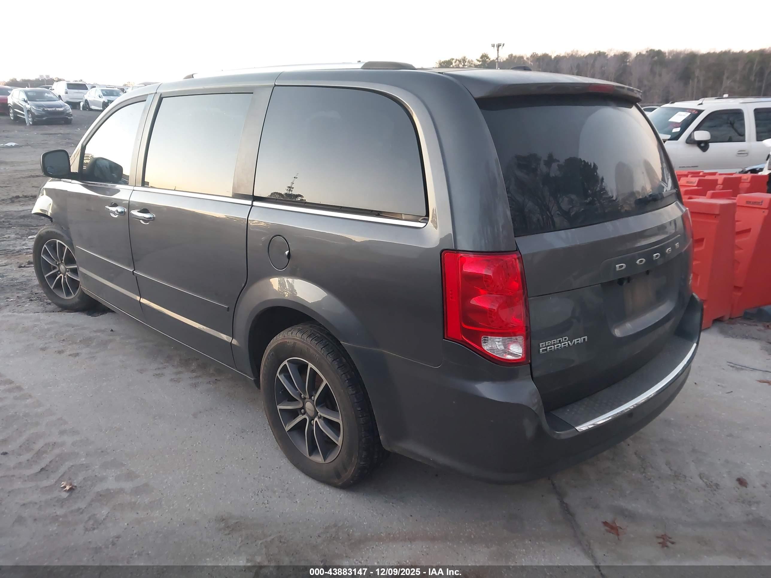 DODGE GRAND image 3