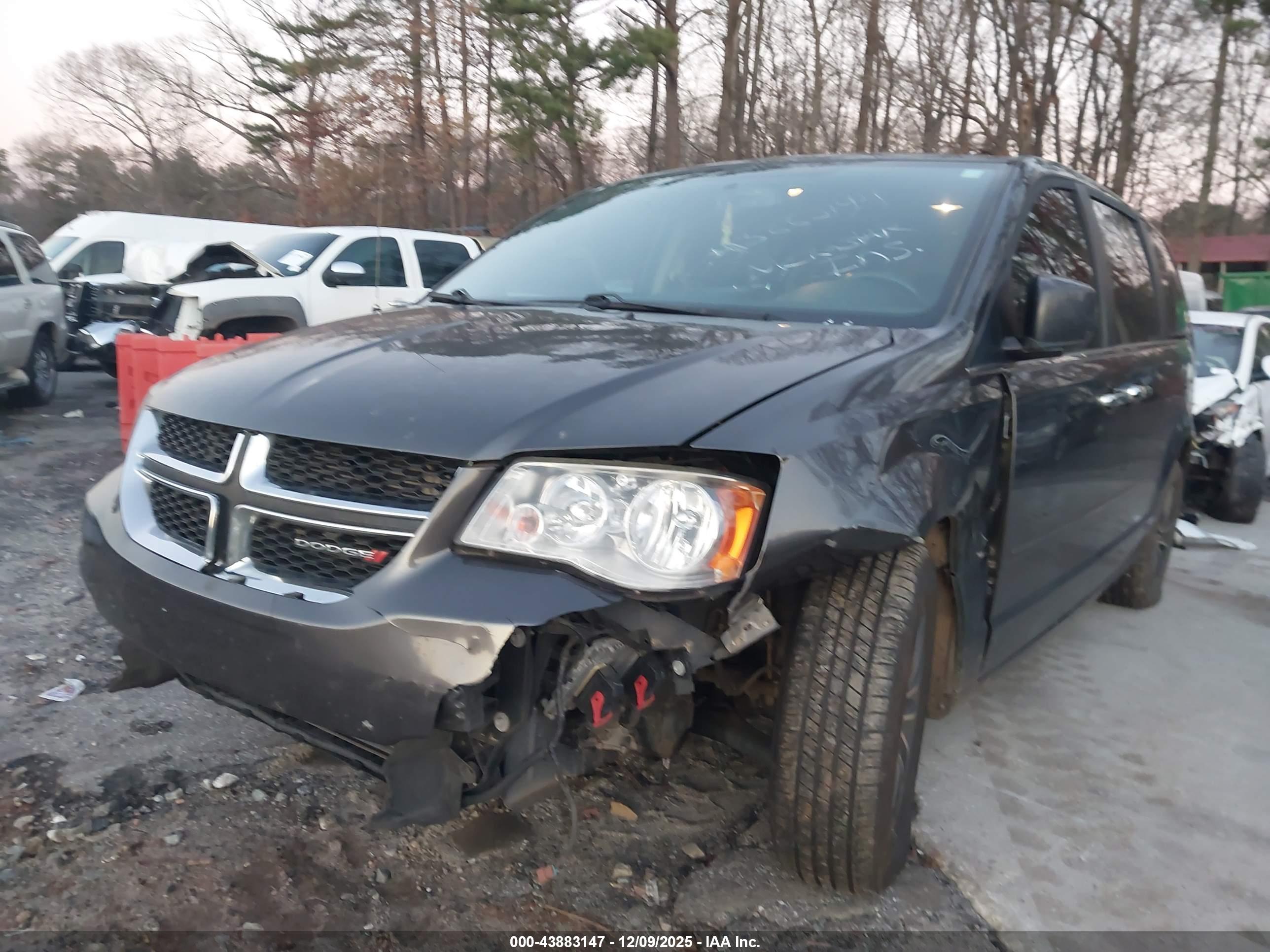 DODGE GRAND image 6