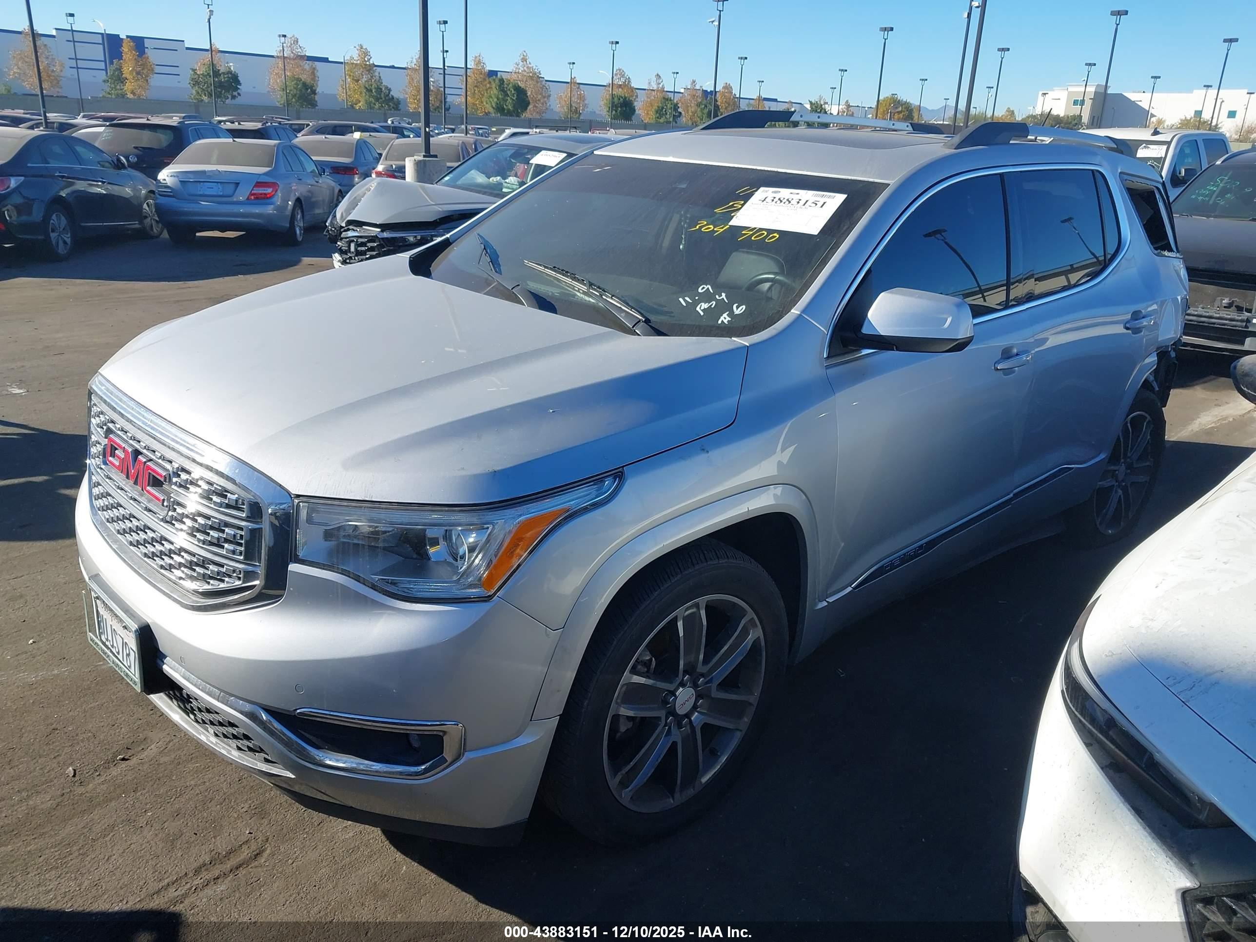 GMC ACADIA image 2