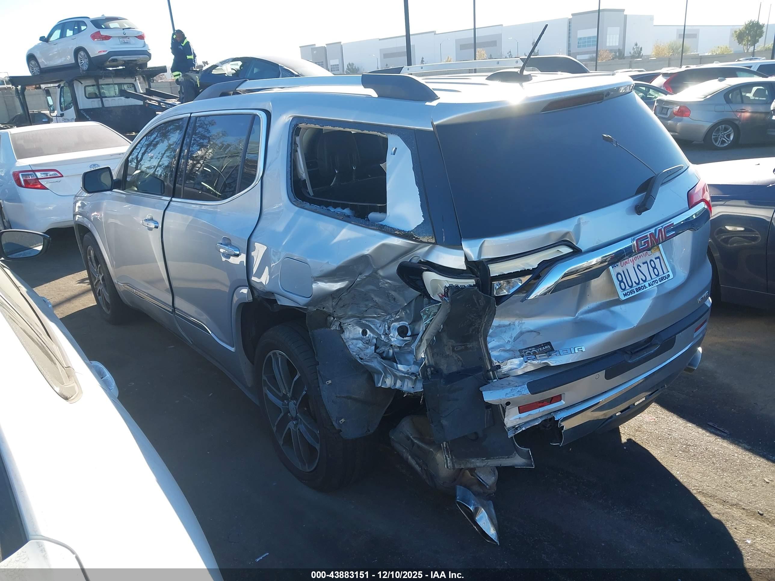 GMC ACADIA image 3