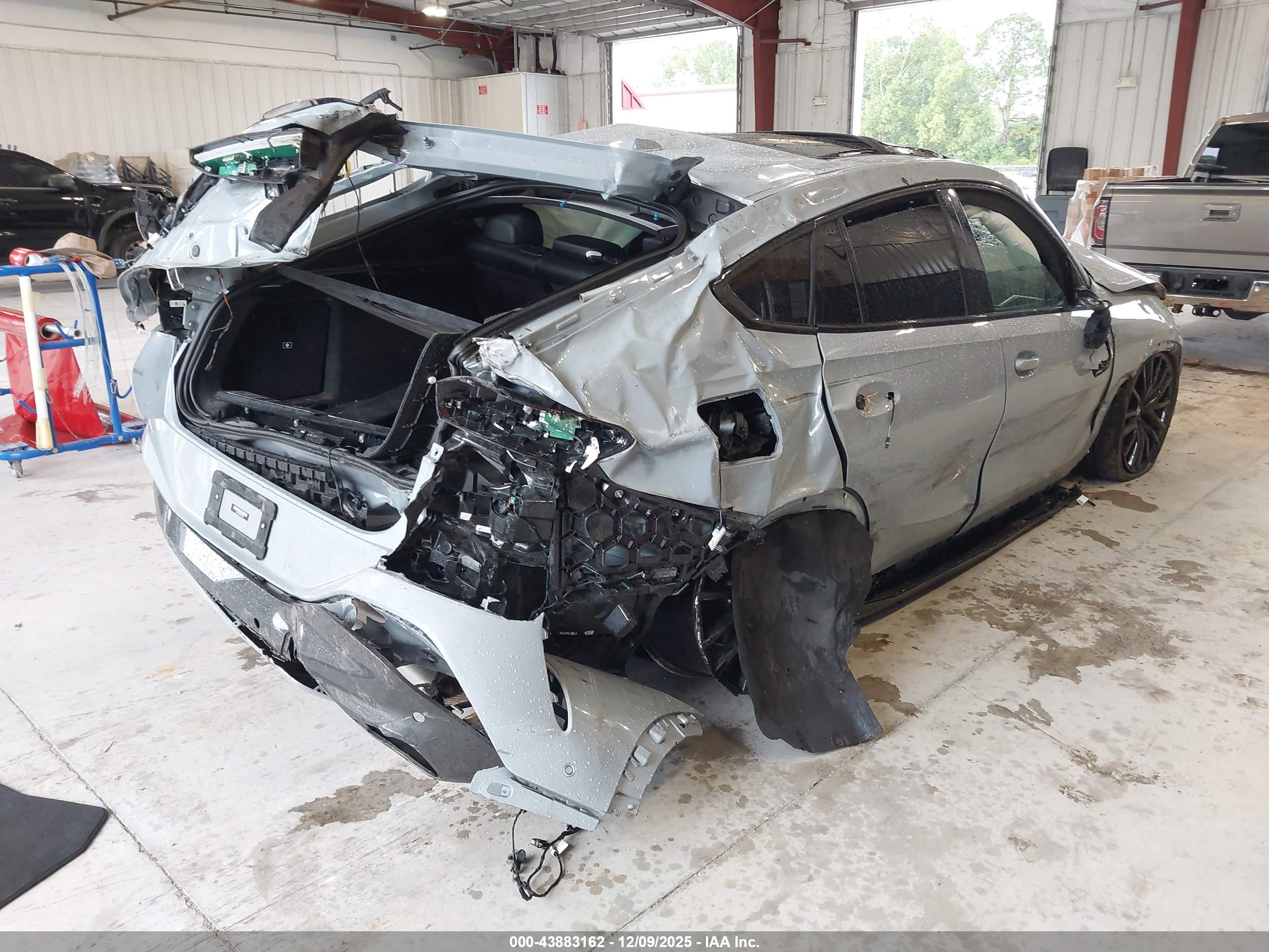 BMW X6 image 4