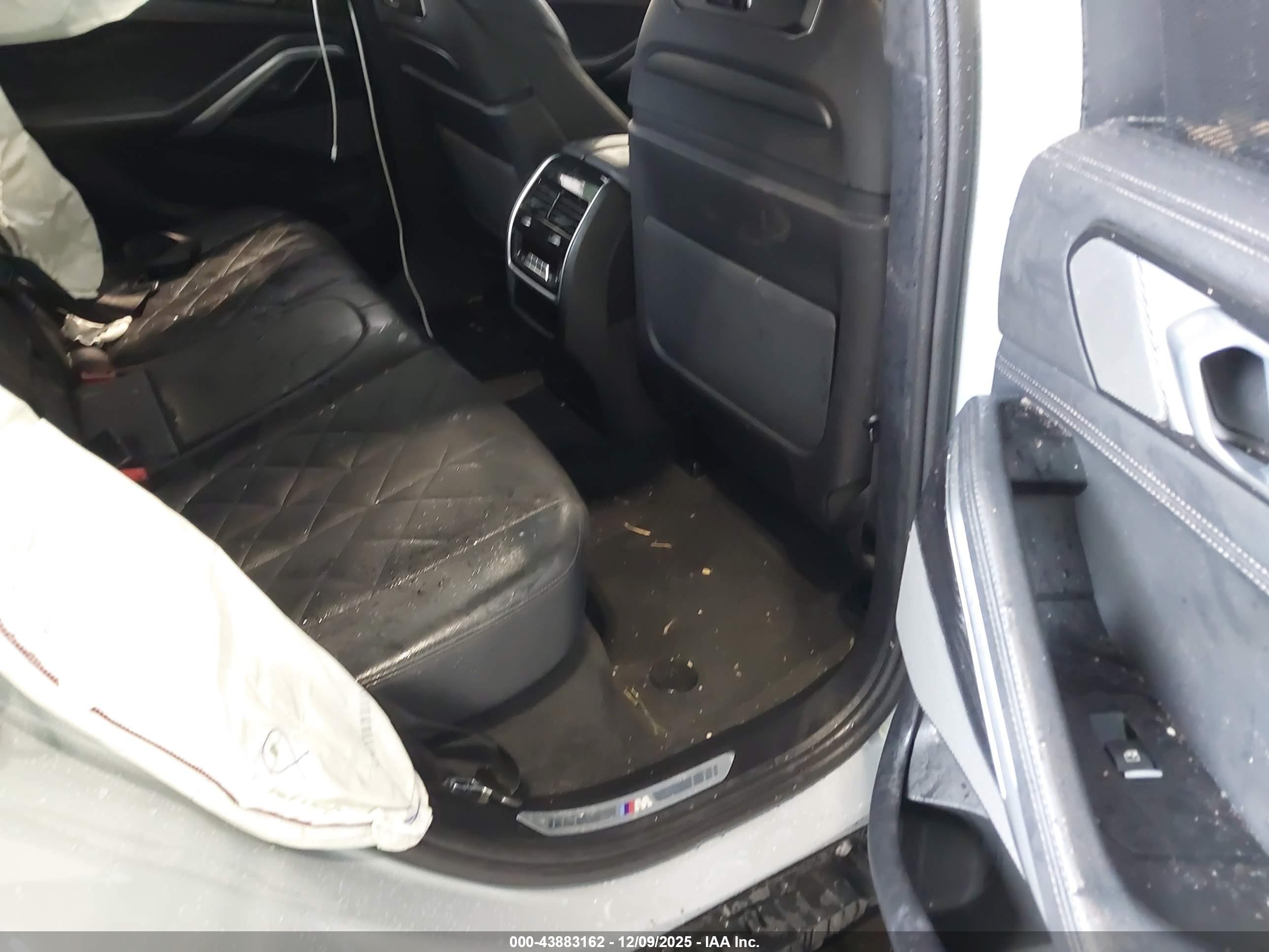 BMW X6 image 8