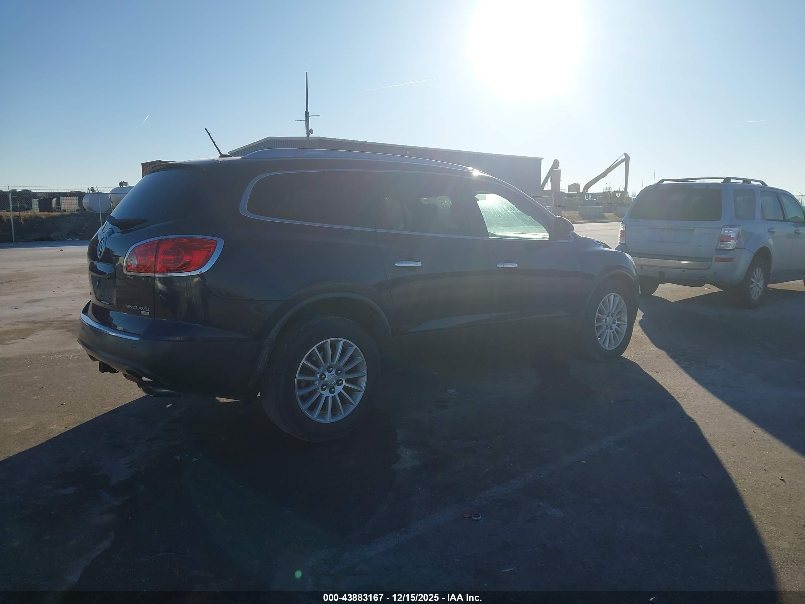 BUICK ENCLAVE image 4