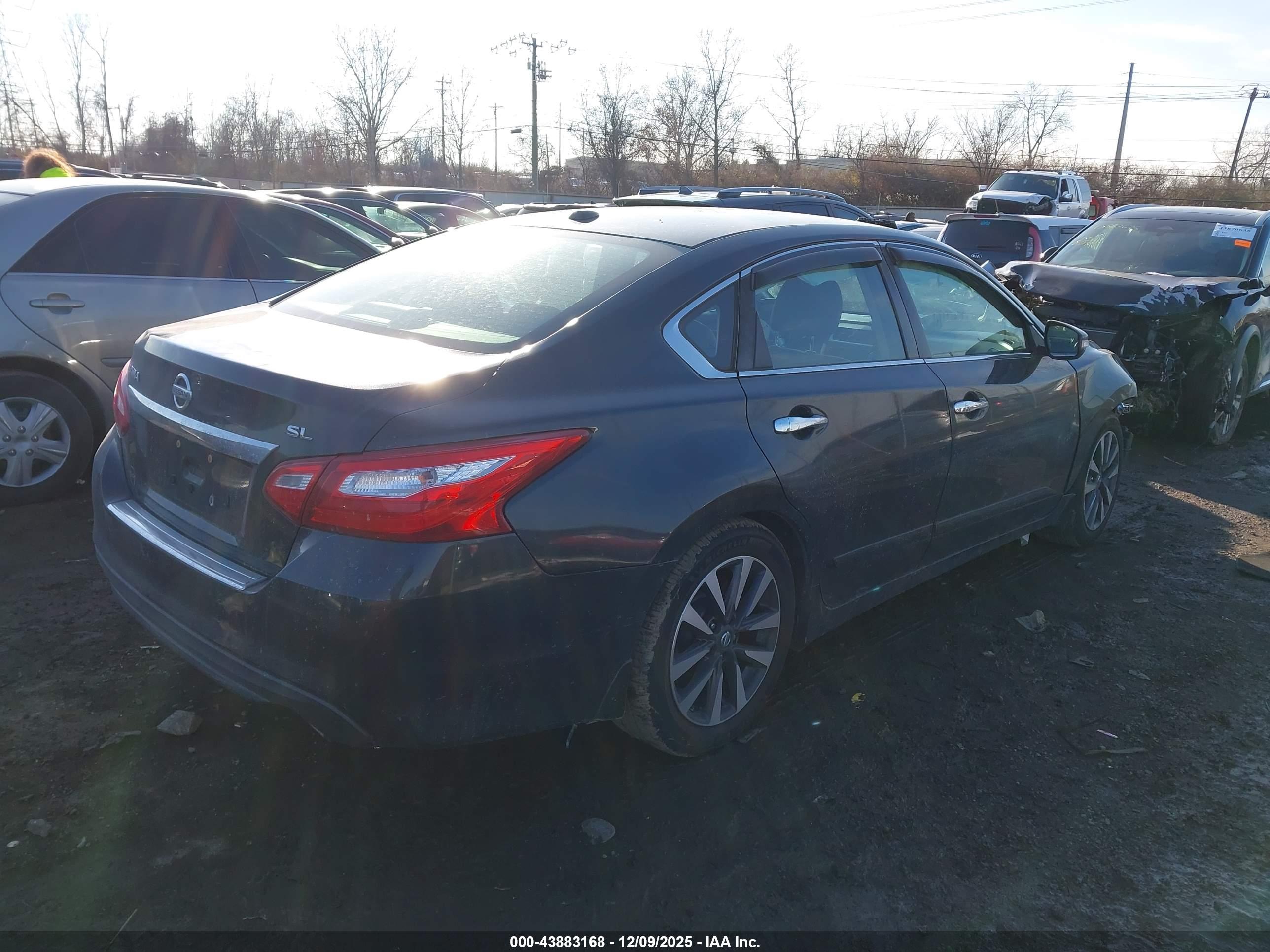 NISSAN ALTIMA image 4