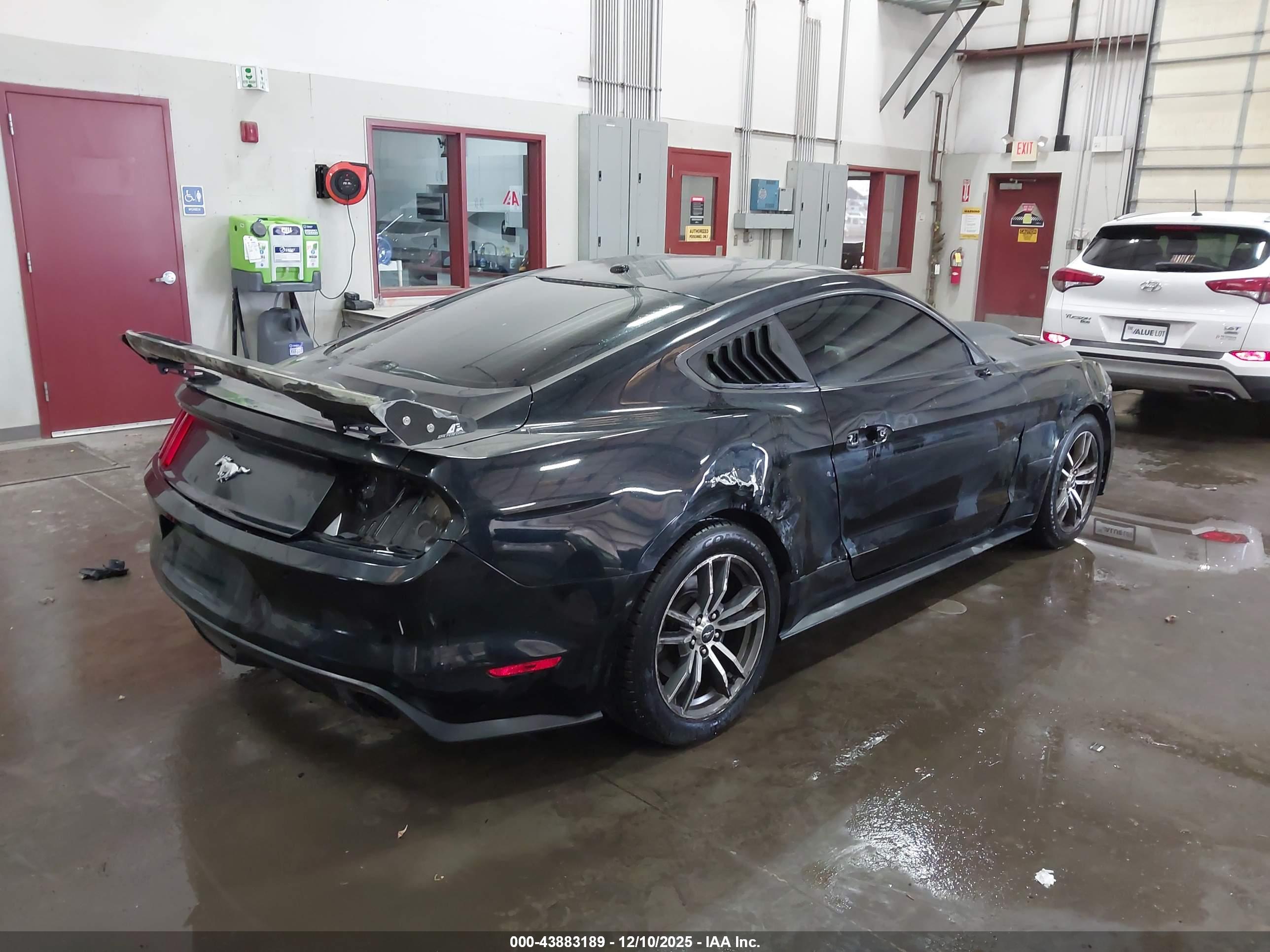 FORD MUSTANG image 4