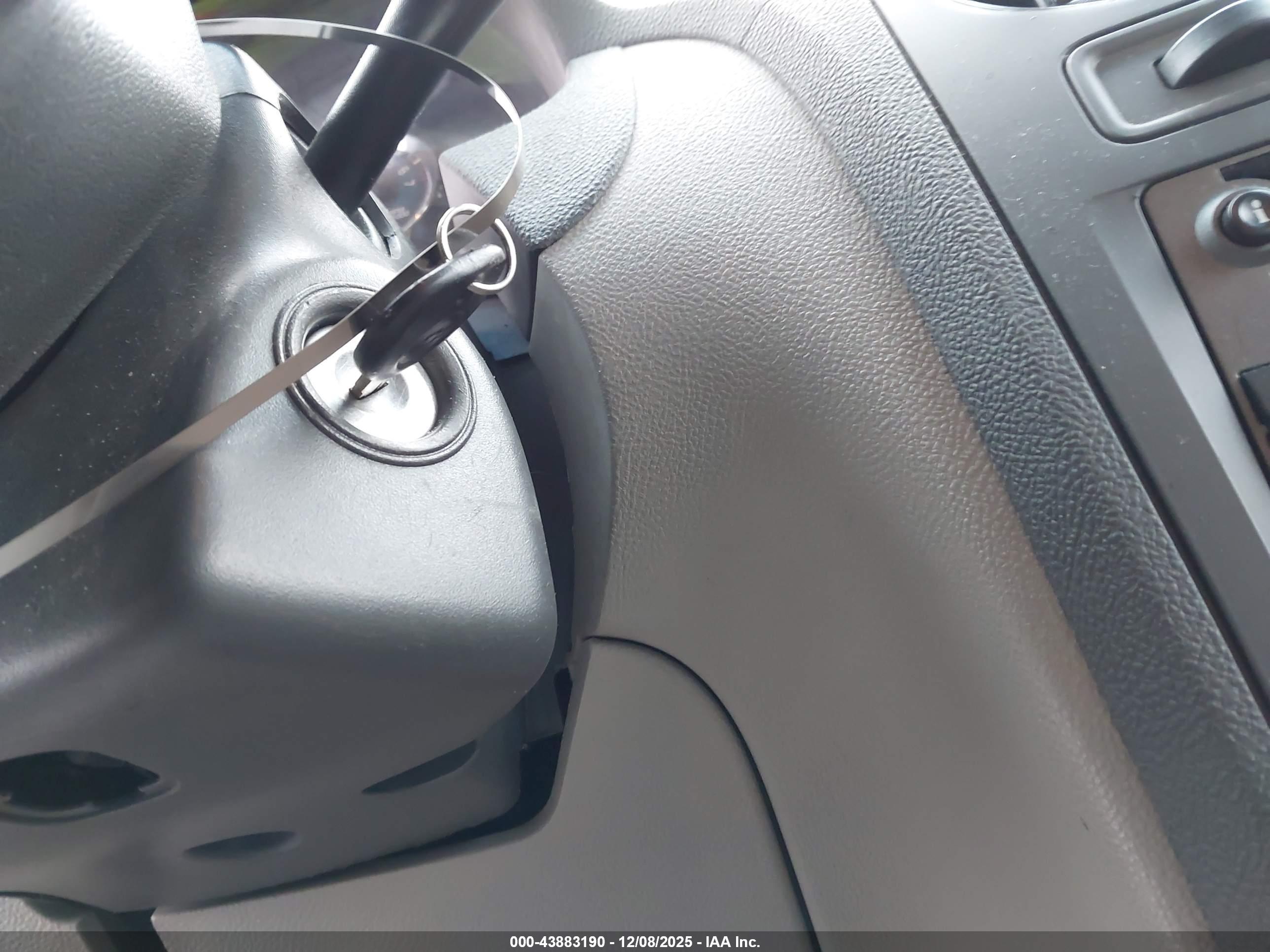 CHEVROLET HHR image 11