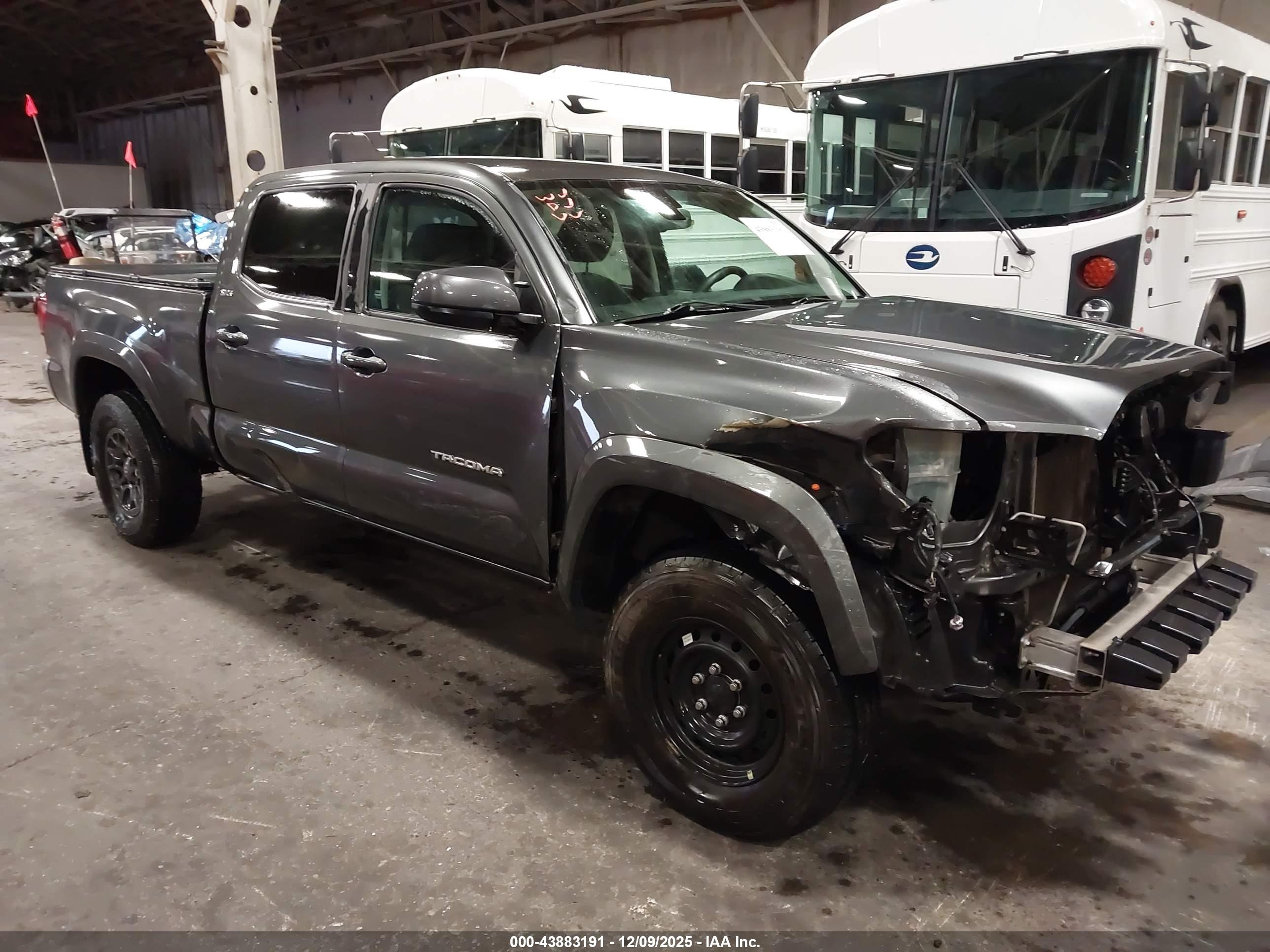 TOYOTA TACOMA image 6