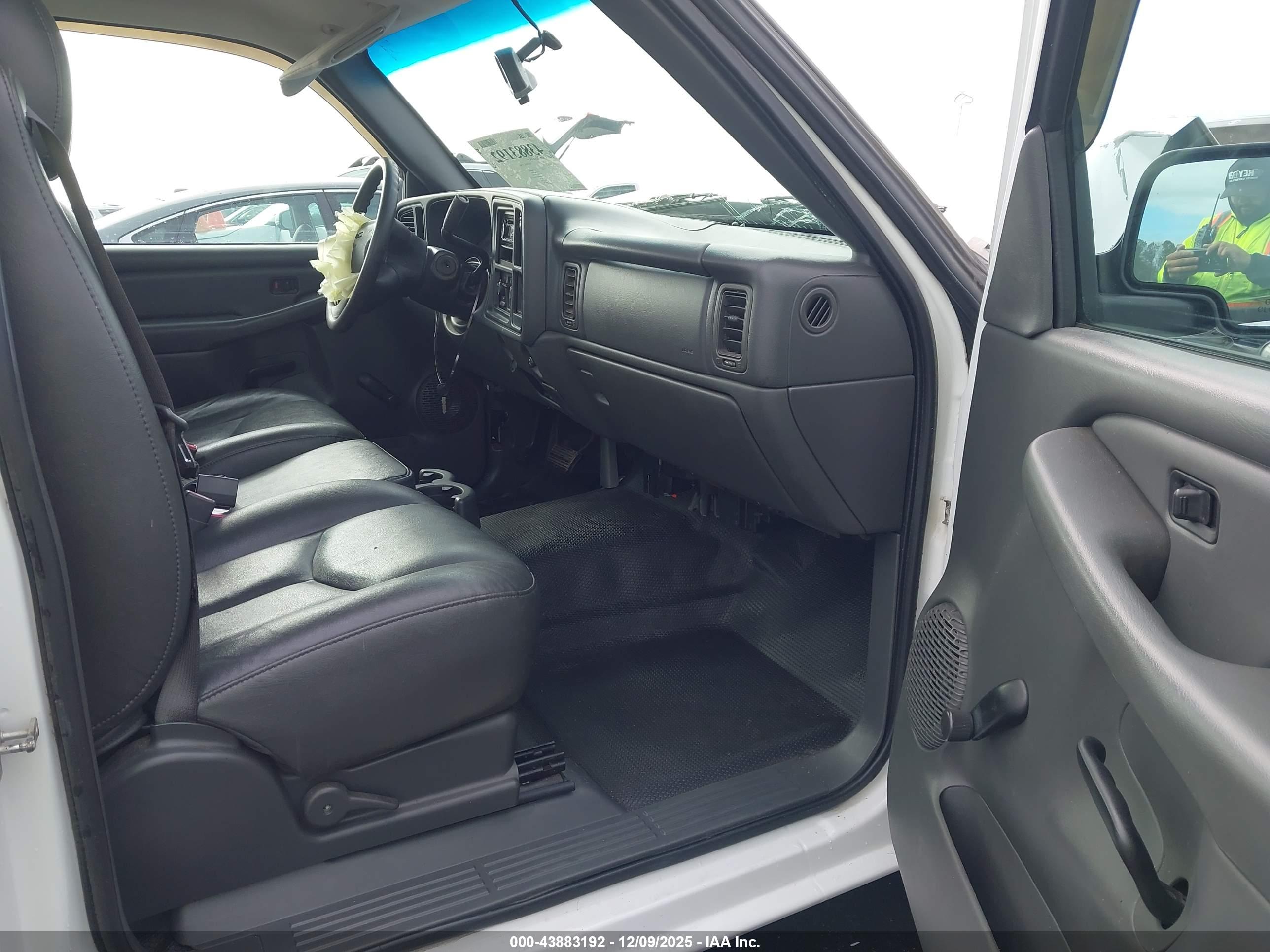 GMC SIERRA image 5