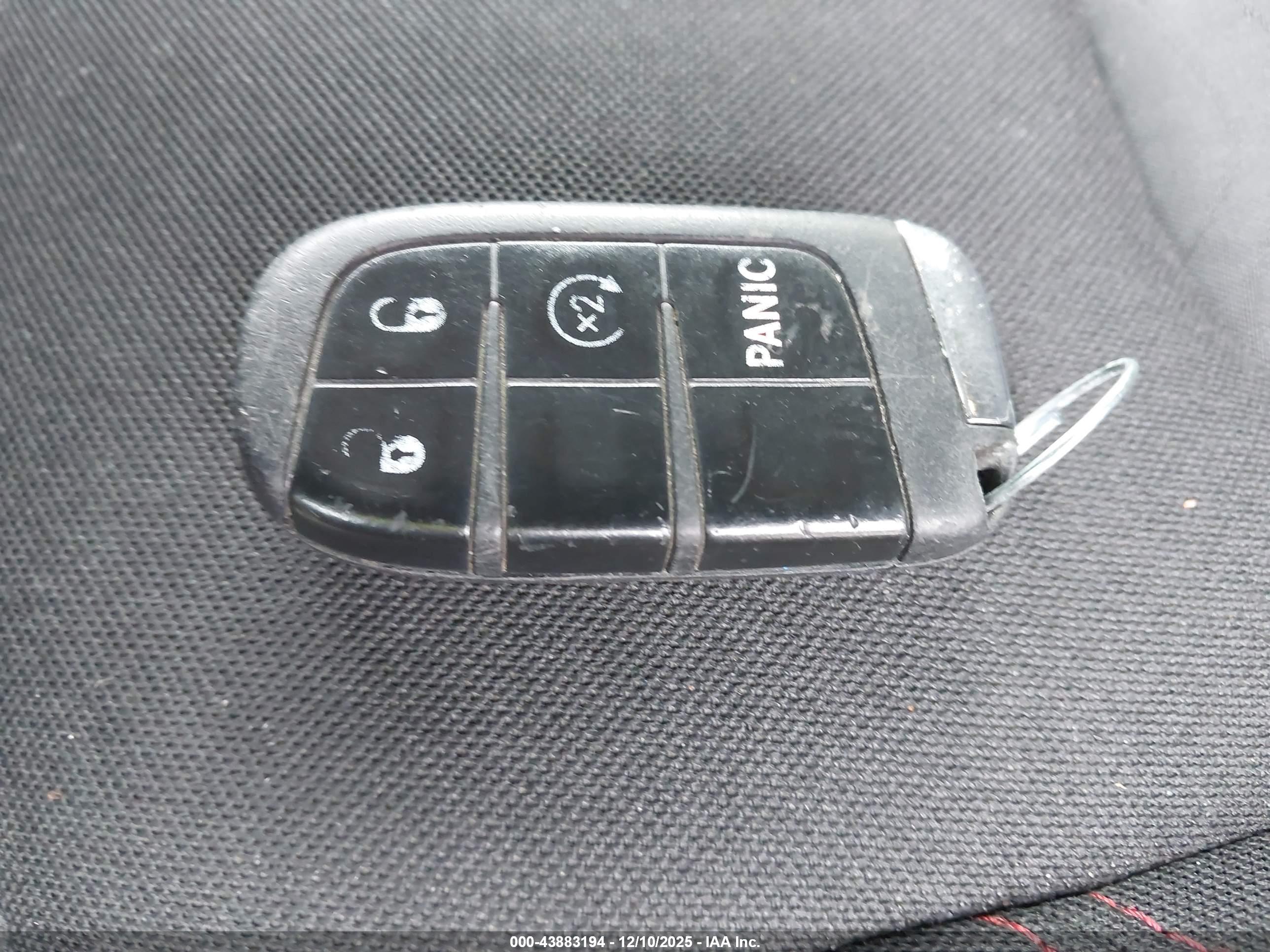 JEEP RENEGADE image 11