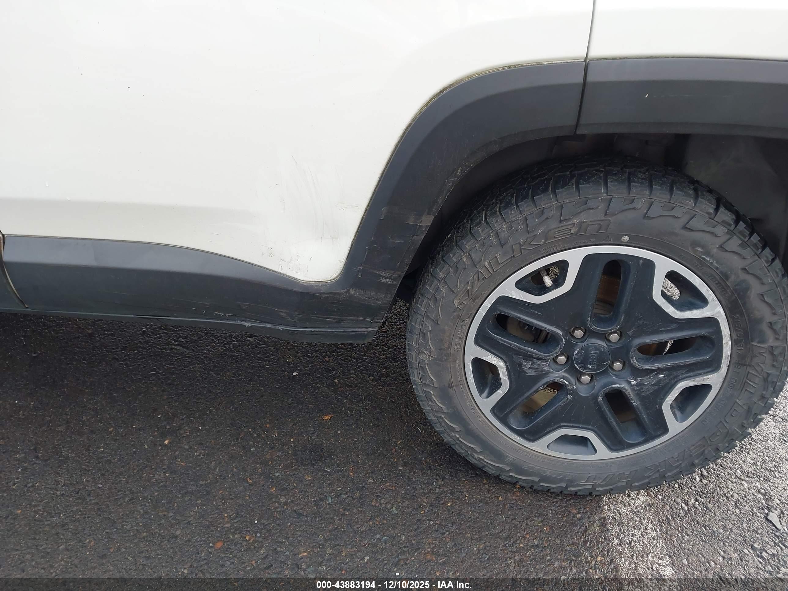 JEEP RENEGADE image 6