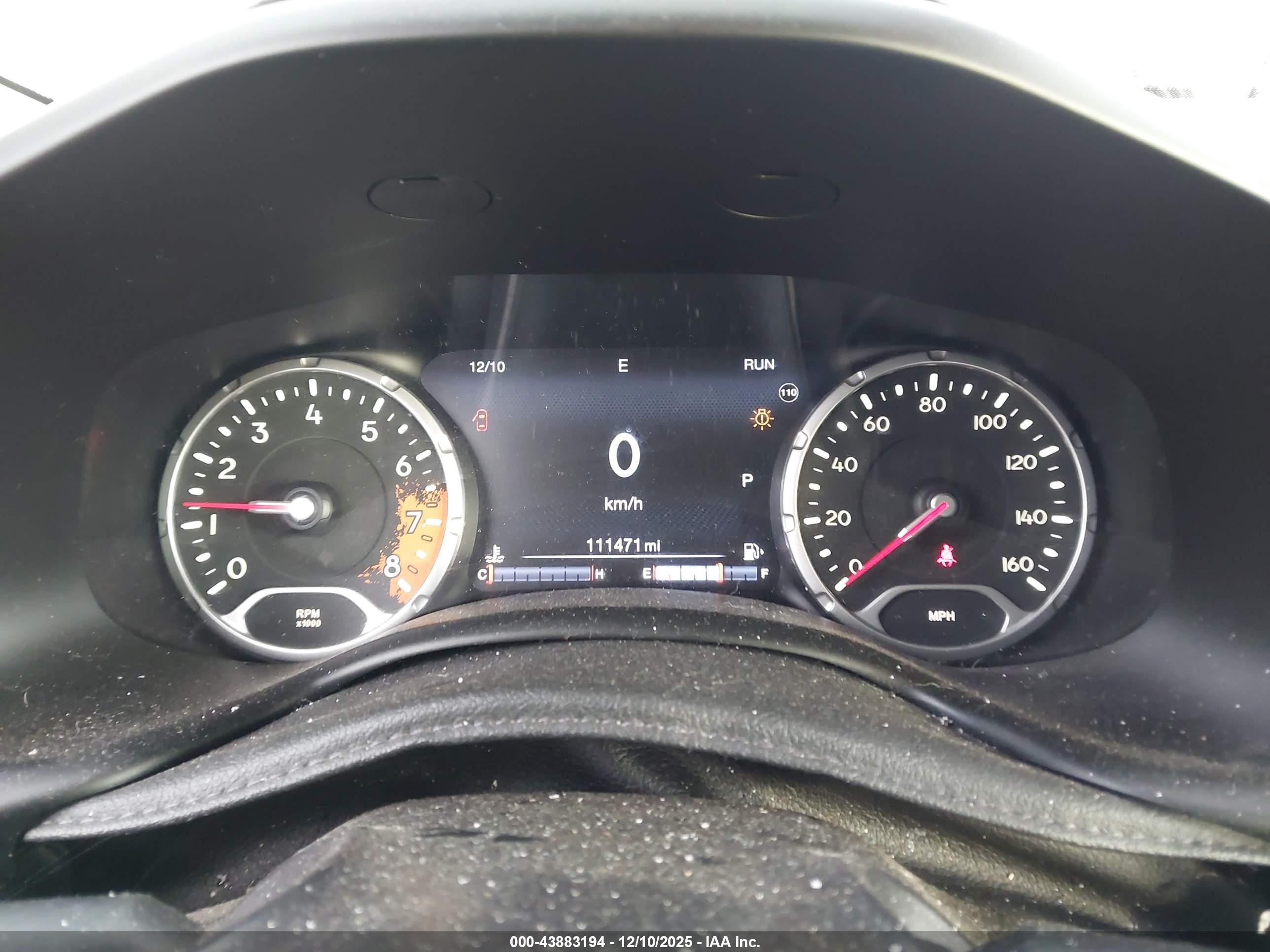 JEEP RENEGADE image 7