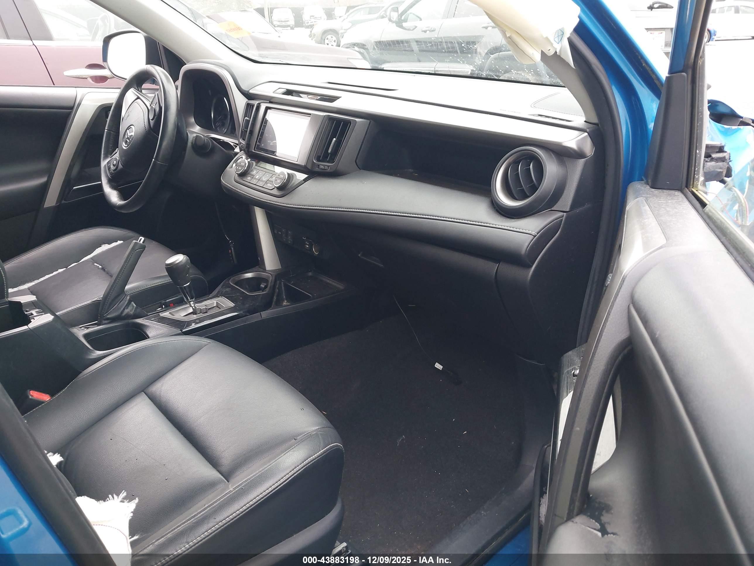 TOYOTA RAV4 image 5