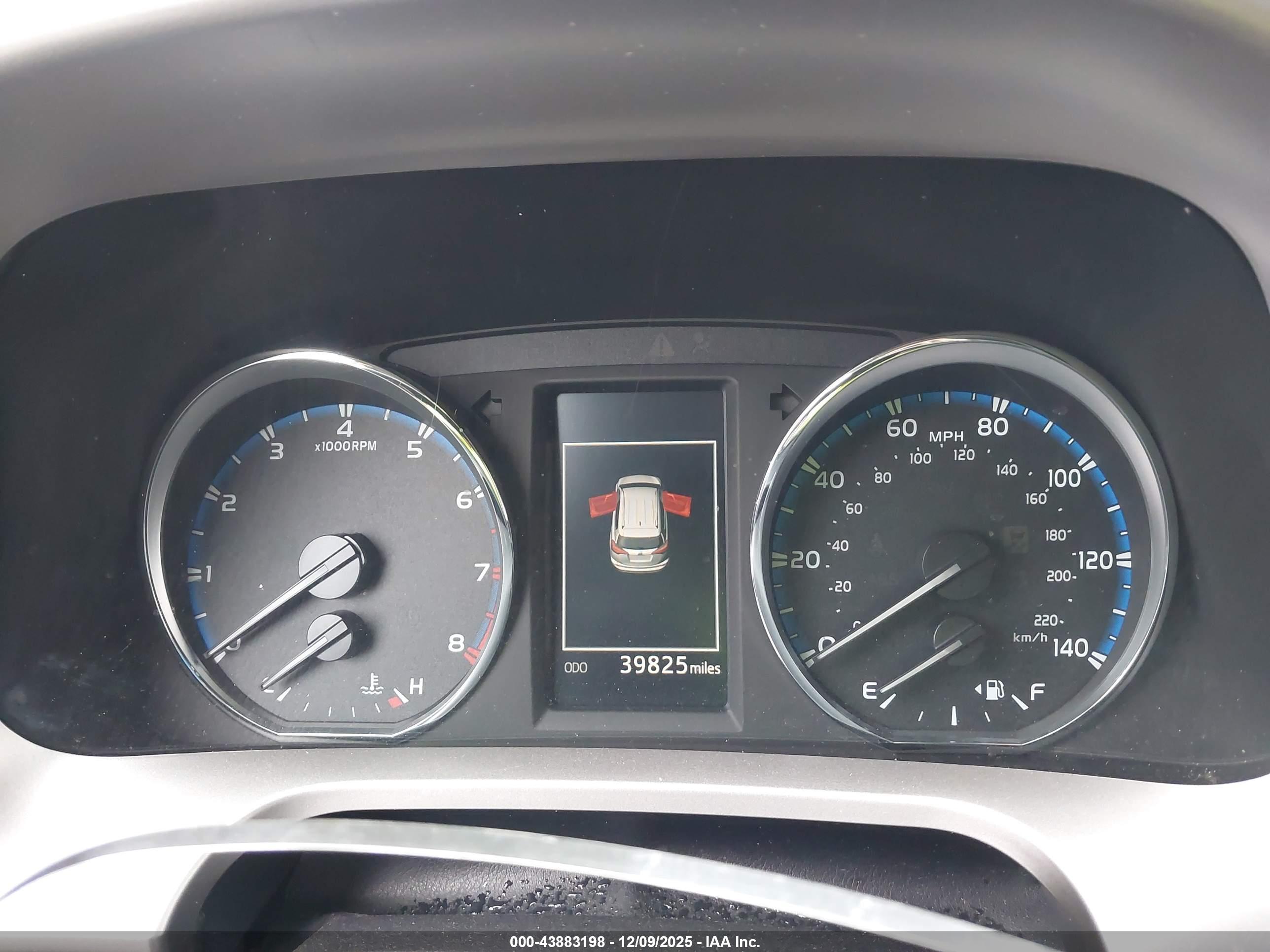 TOYOTA RAV4 image 7