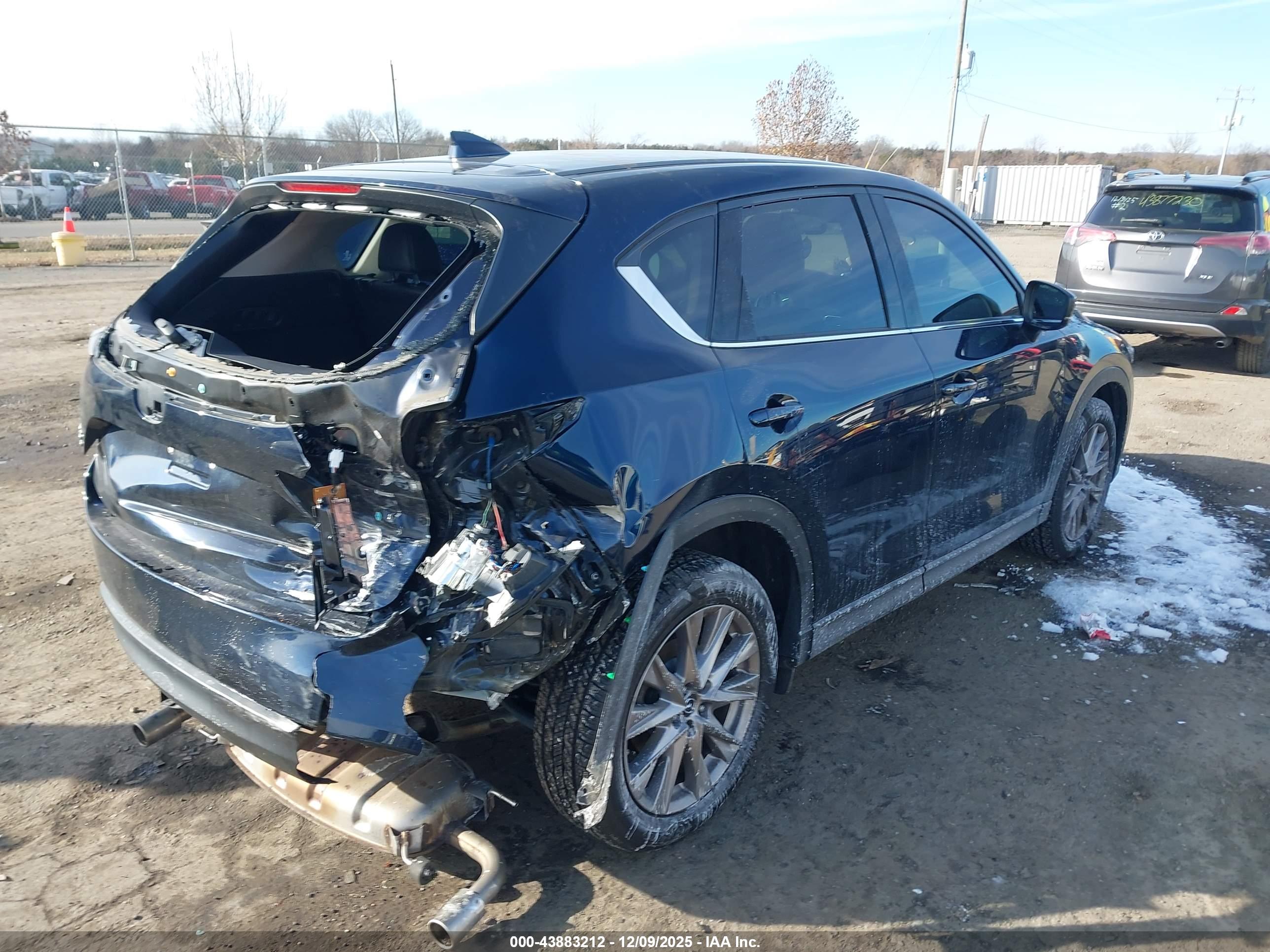 MAZDA CX-5 image 4