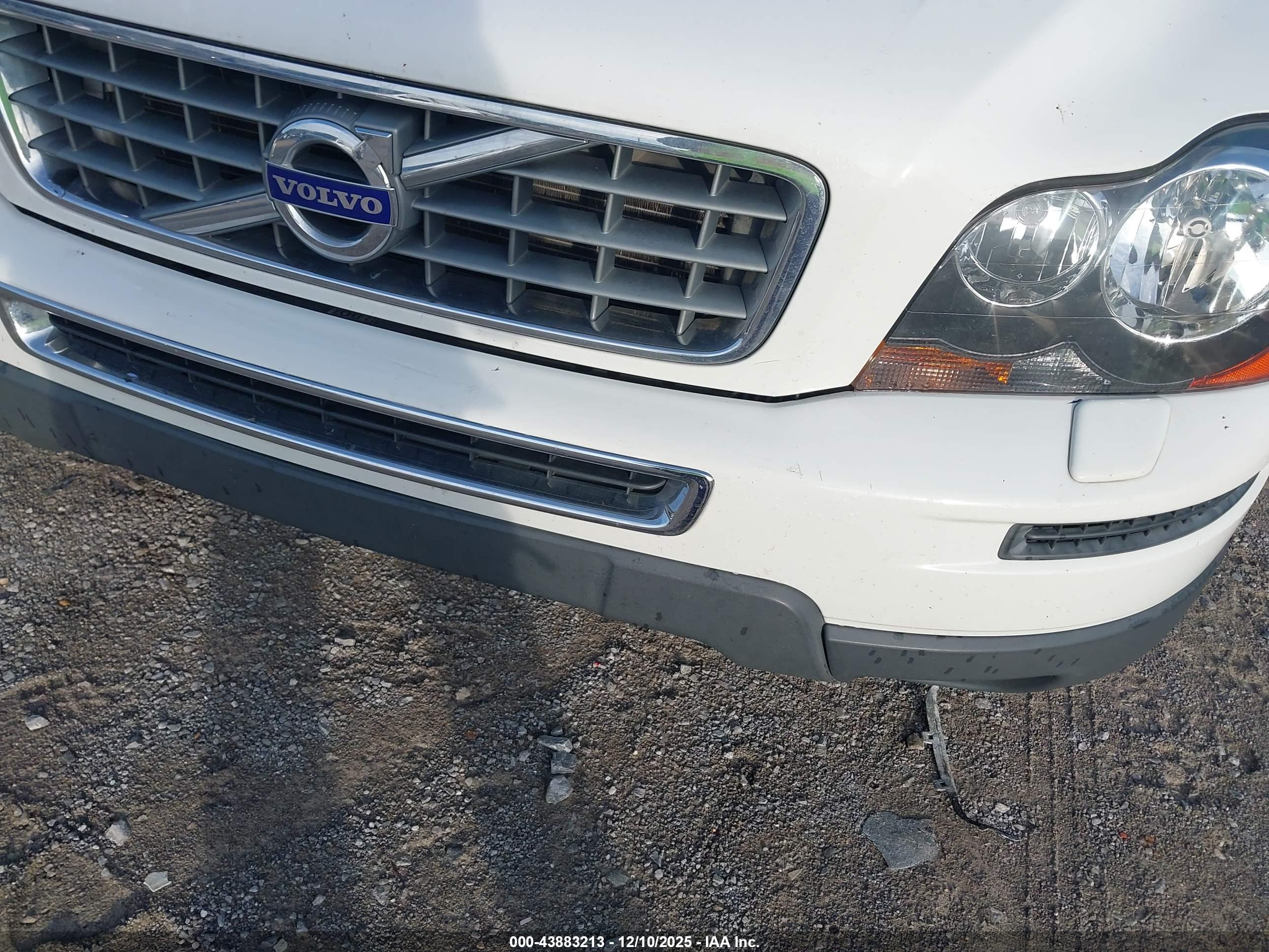 VOLVO XC90 image 10