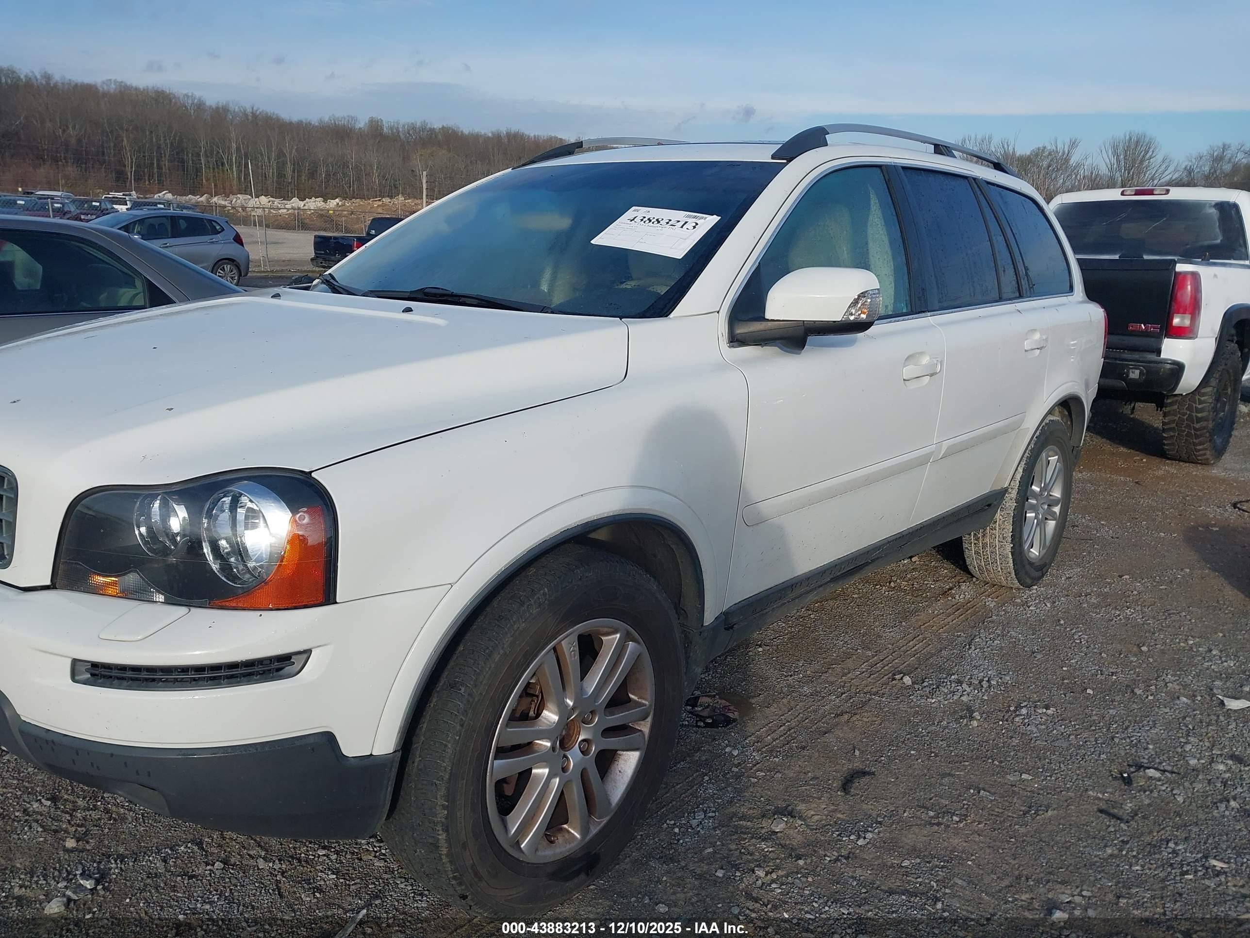 VOLVO XC90 image 2