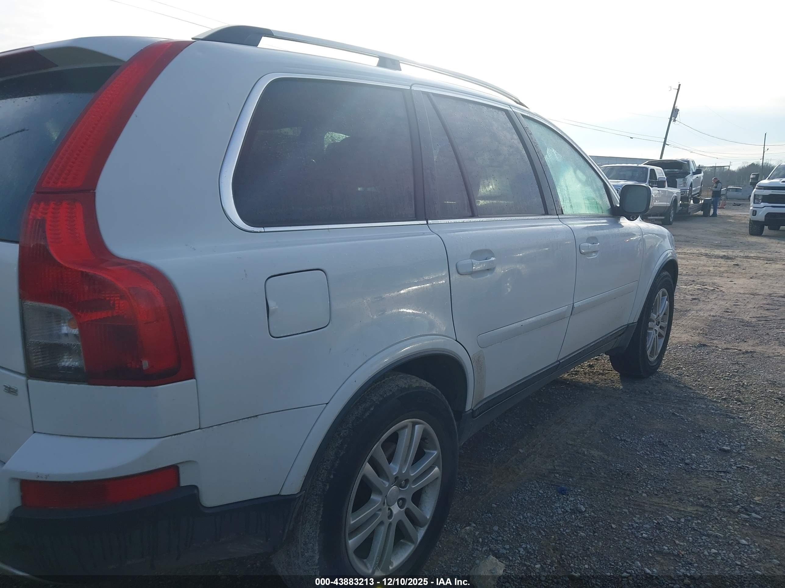 VOLVO XC90 image 4