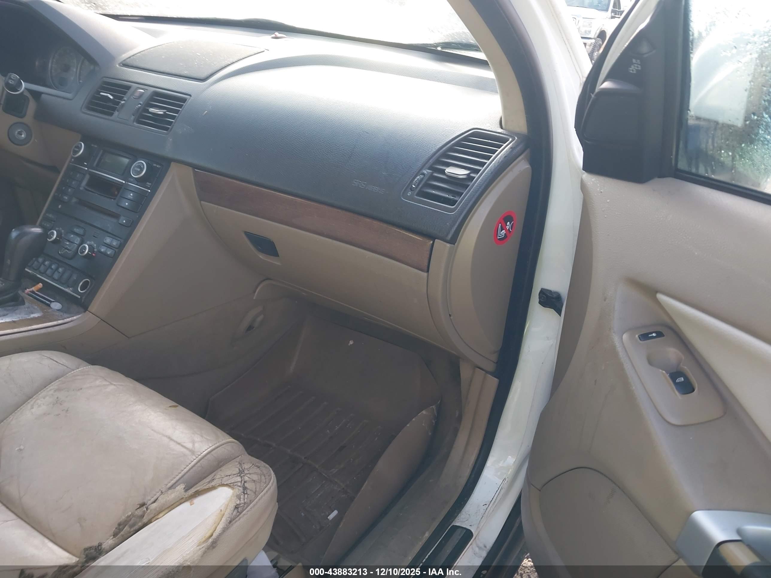 VOLVO XC90 image 5