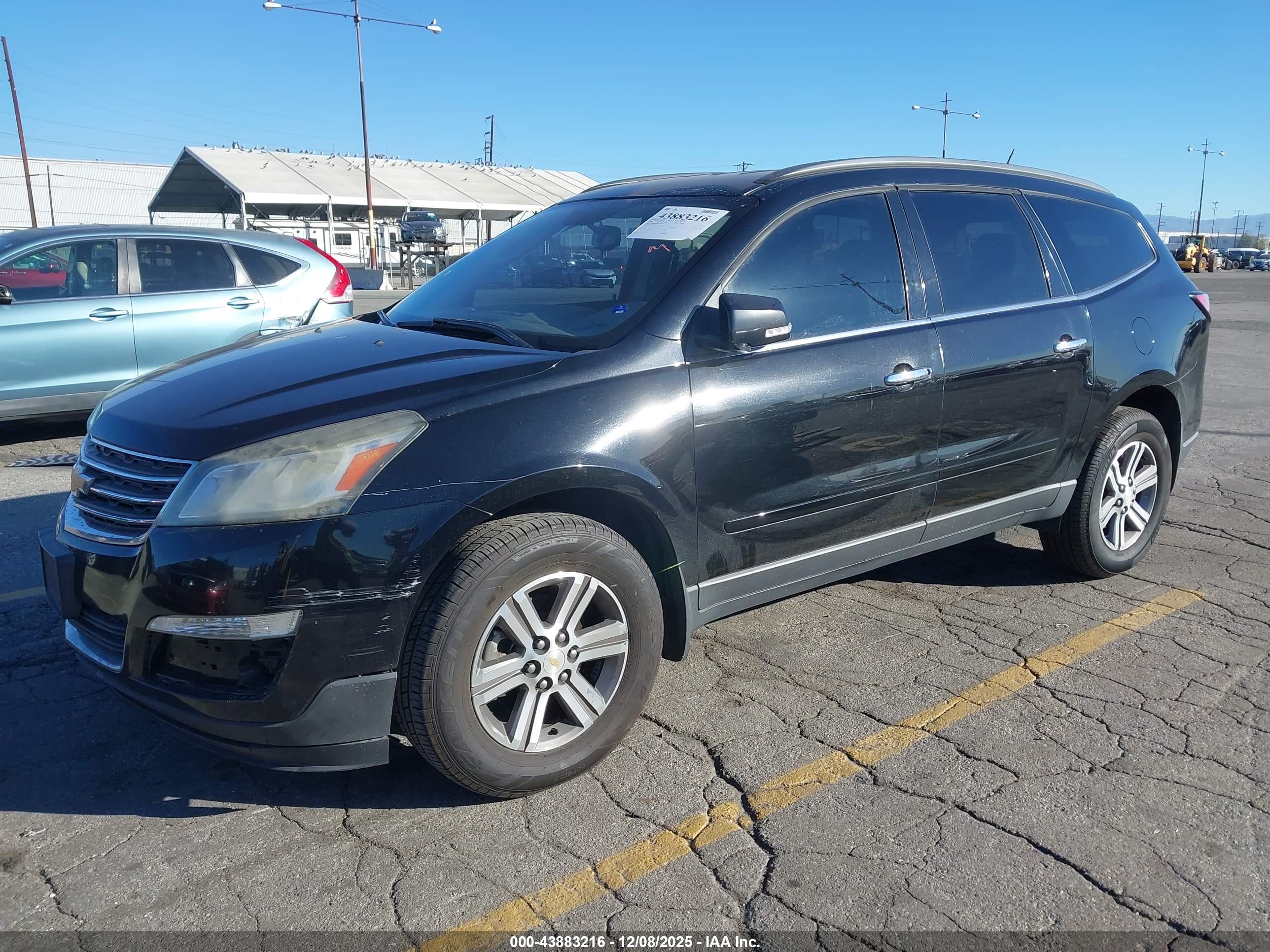 CHEVROLET TRAVERSE image 2