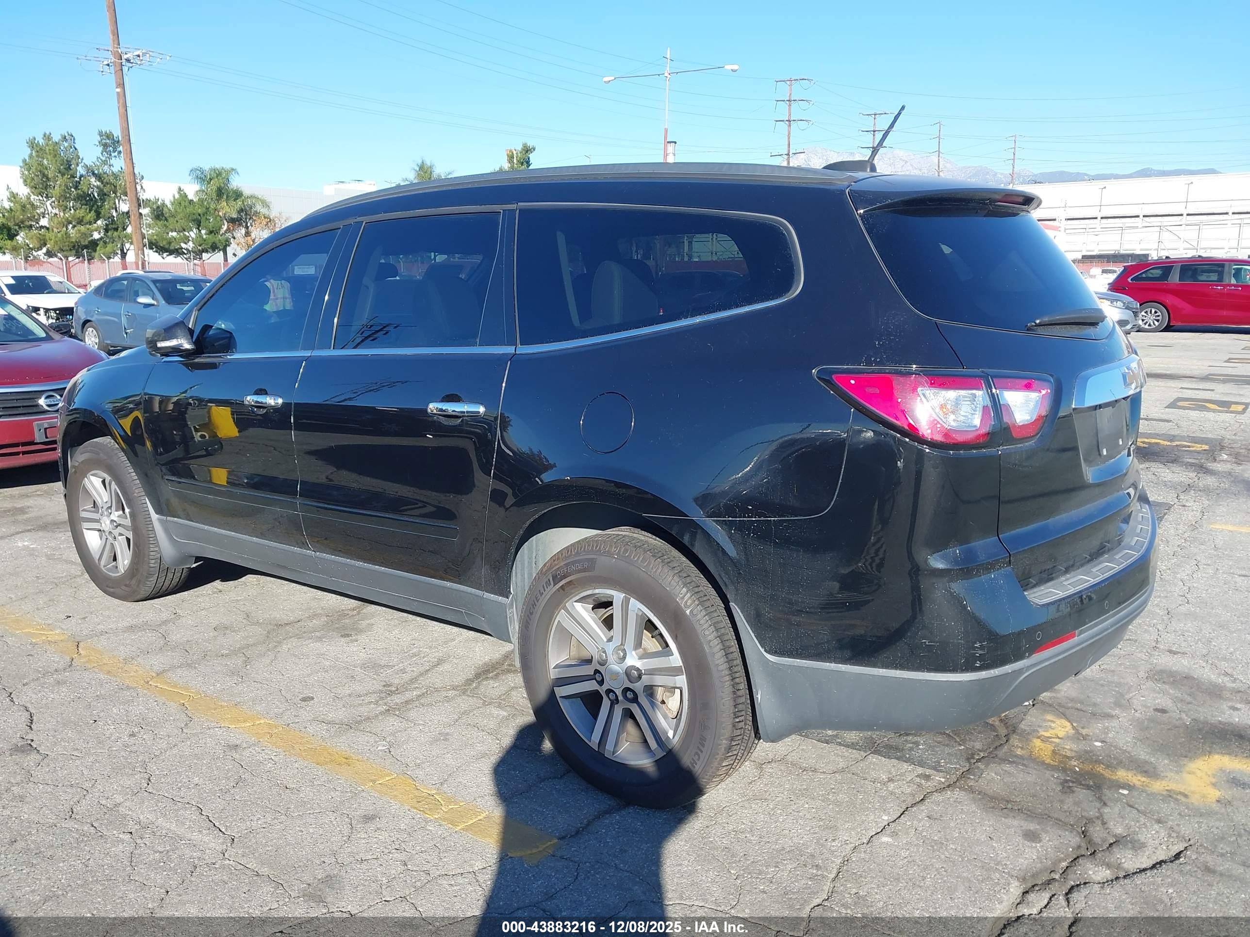 CHEVROLET TRAVERSE image 3