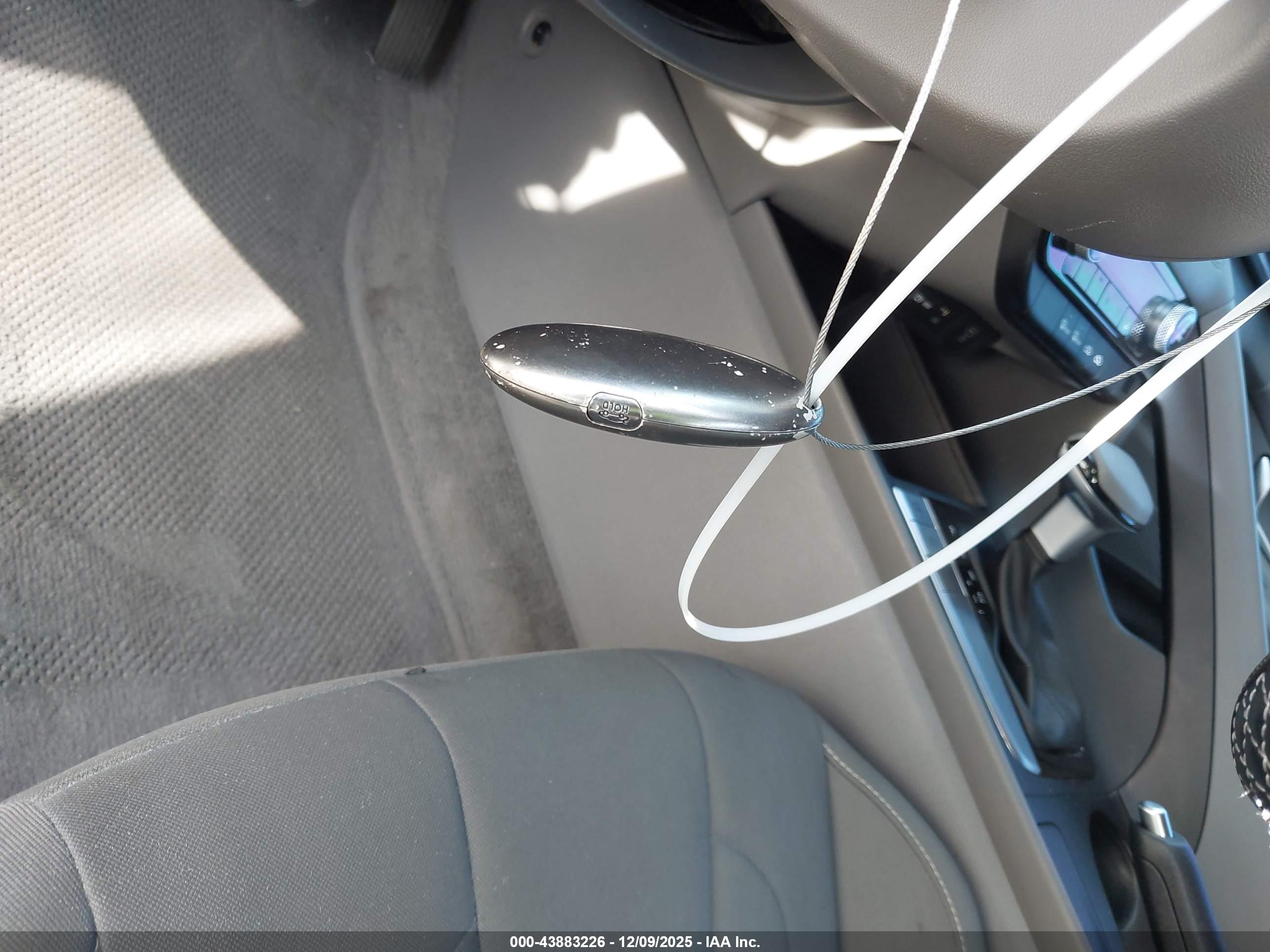 HYUNDAI ELANTRA image 11