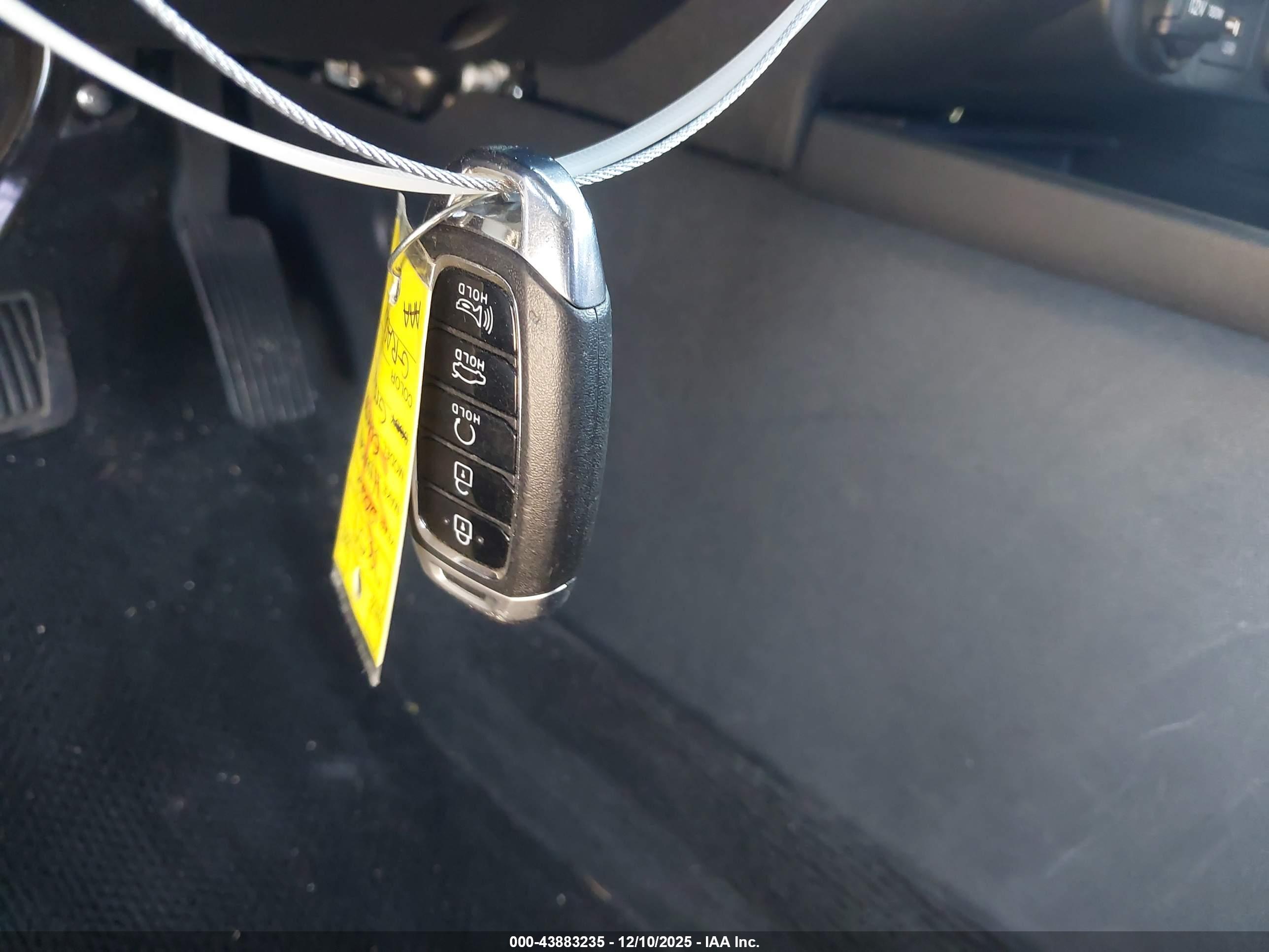 HYUNDAI ELANTRA image 11