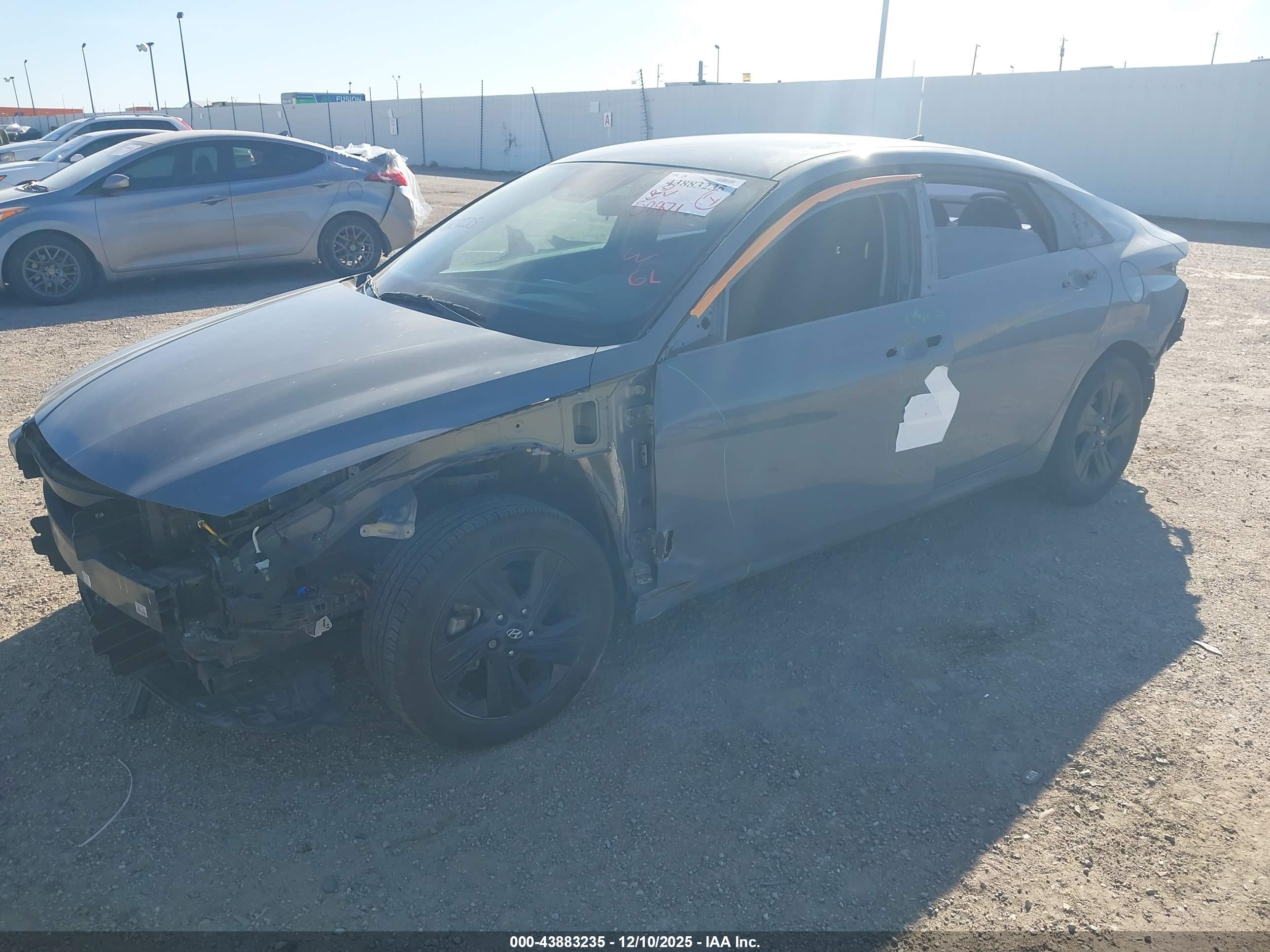 HYUNDAI ELANTRA image 2
