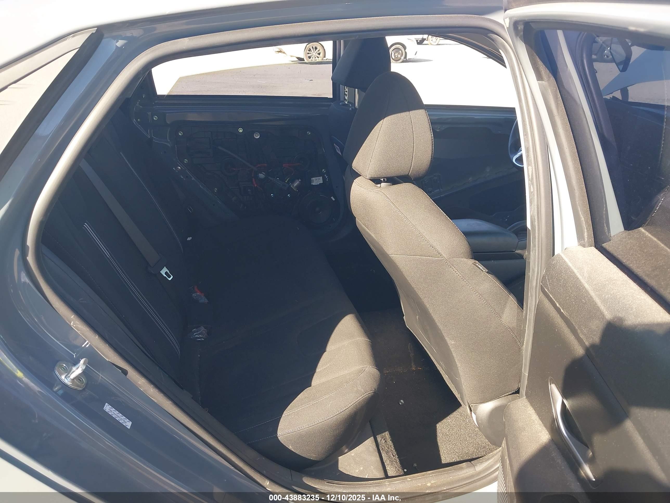 HYUNDAI ELANTRA image 8
