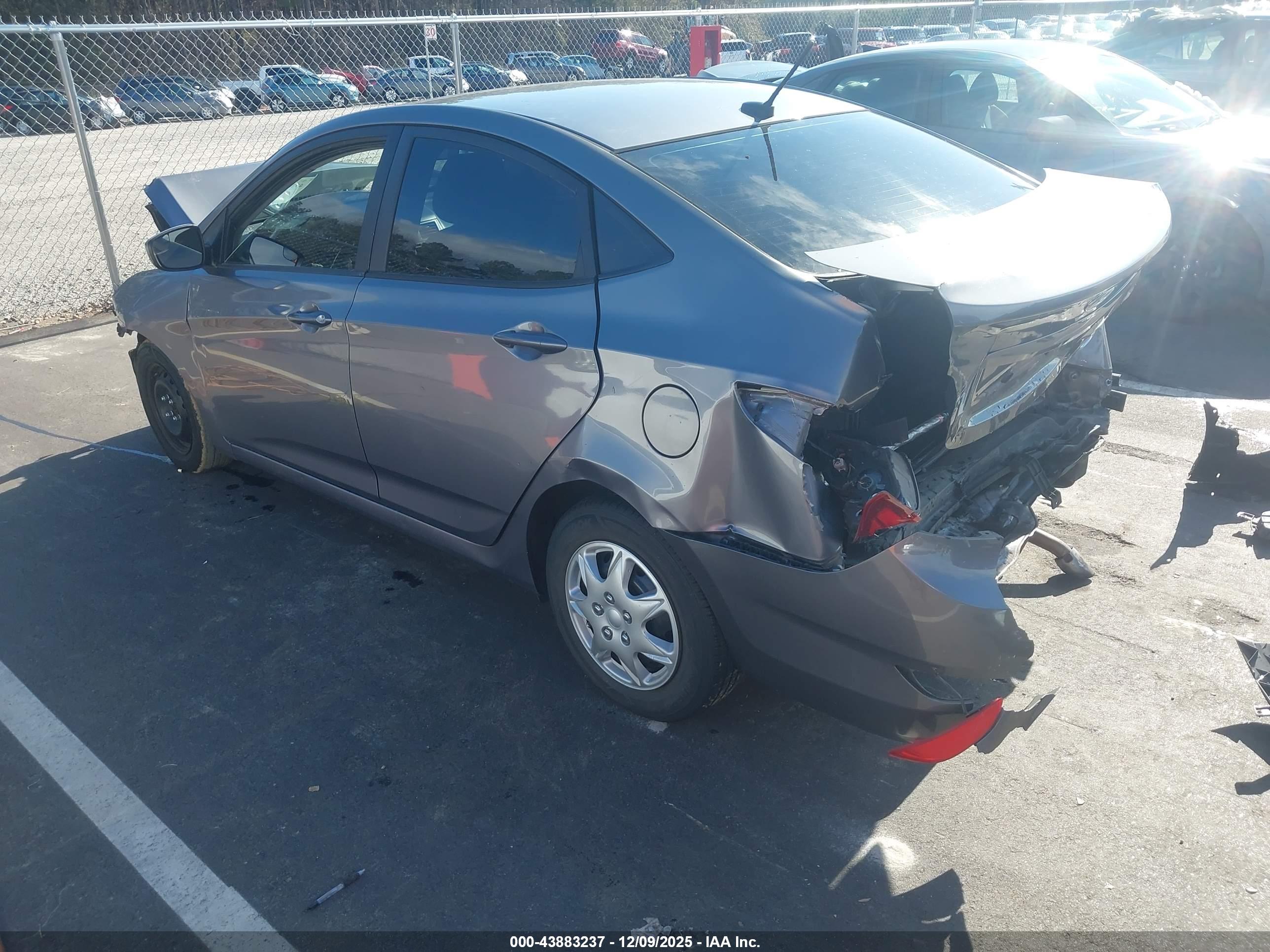 HYUNDAI ACCENT image 3