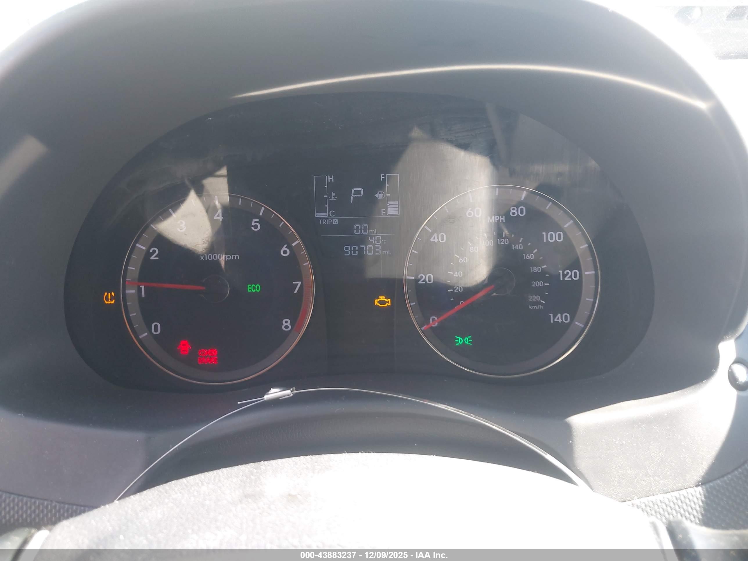 HYUNDAI ACCENT image 7