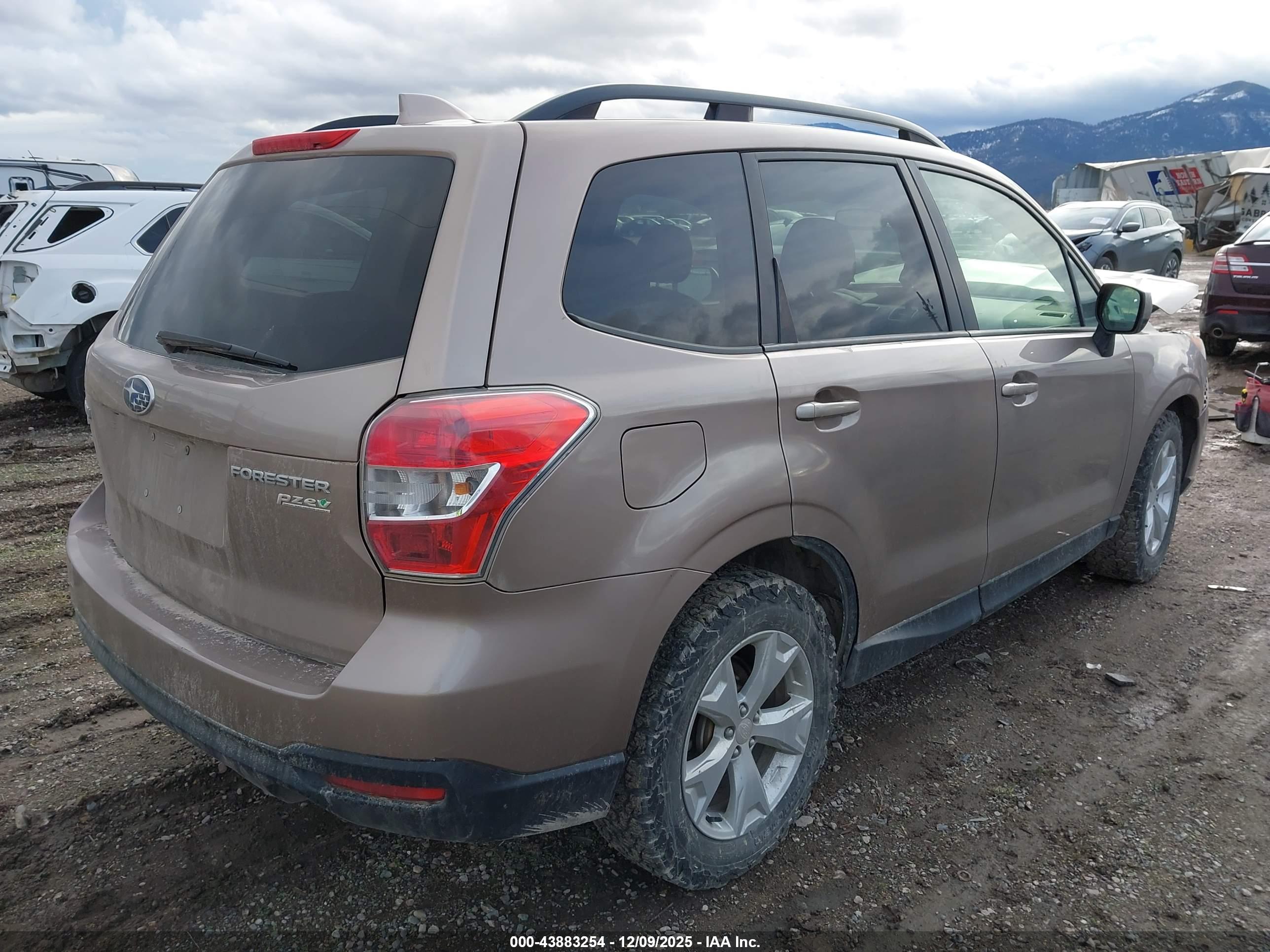 SUBARU FORESTER image 4